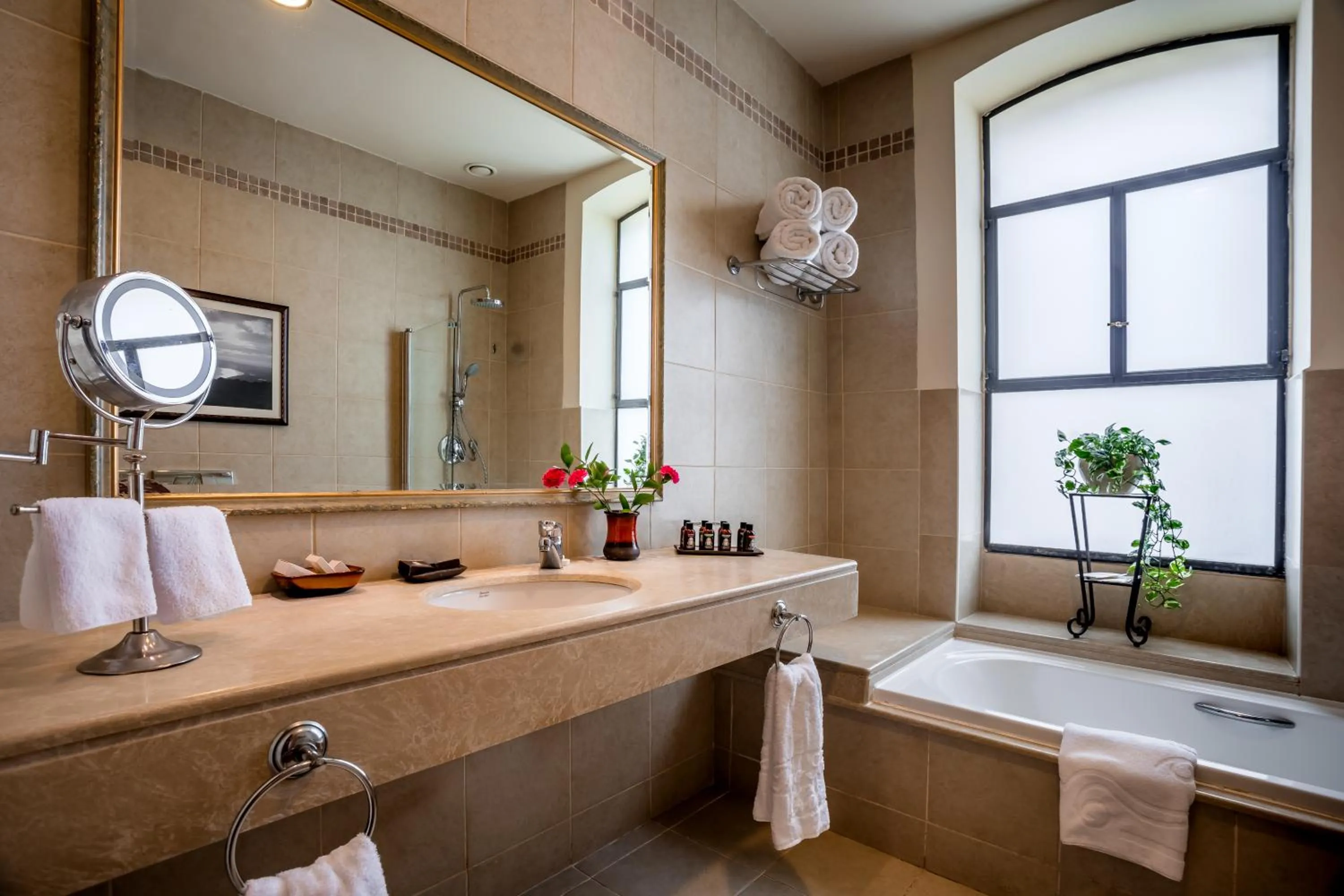 Photo of the whole room in The Scots Hotel