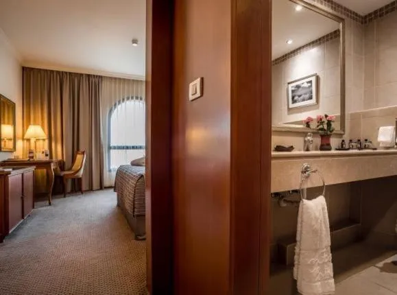 Bathroom in The Scots Hotel