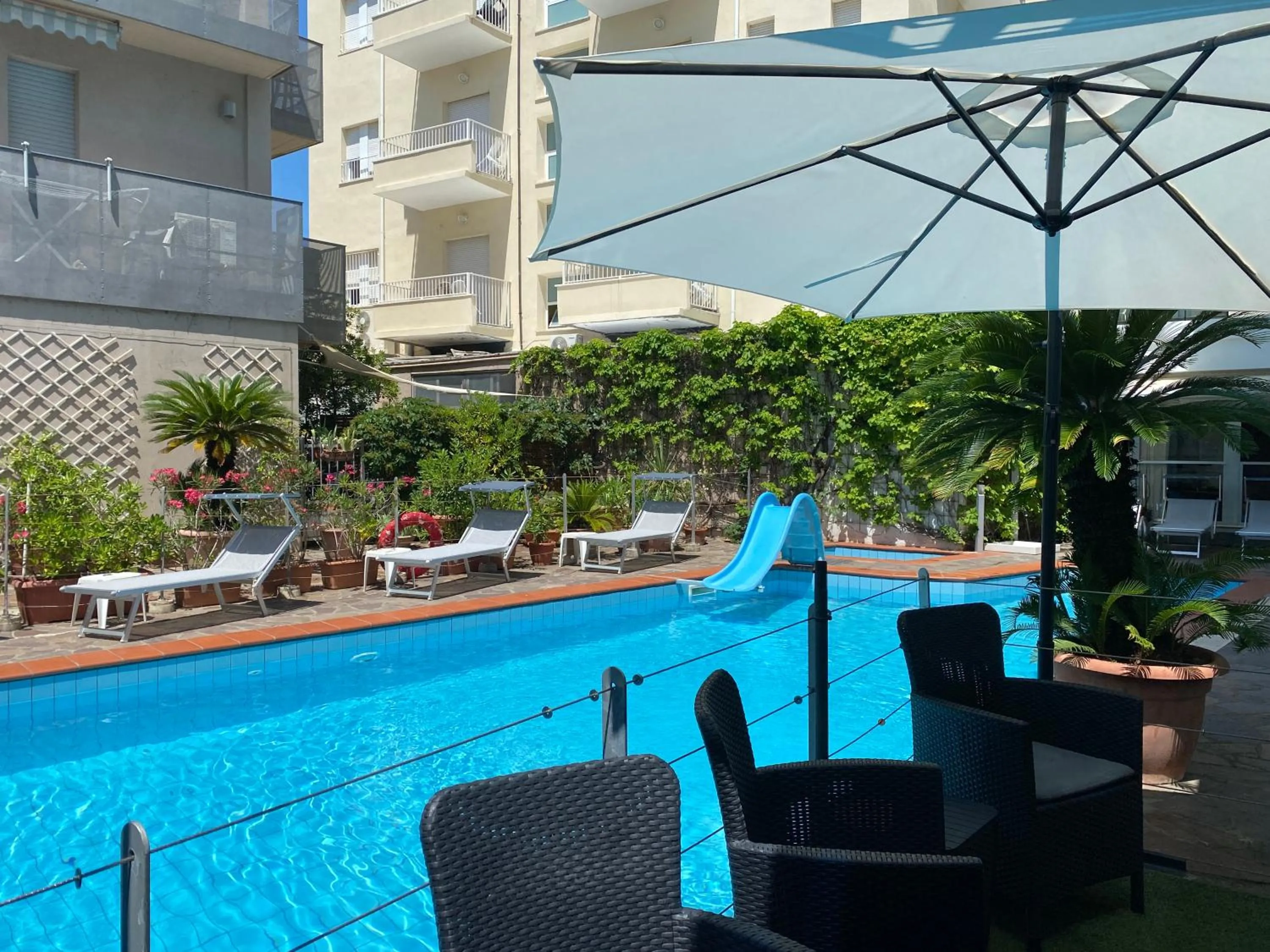 Swimming pool in Golf Hotel