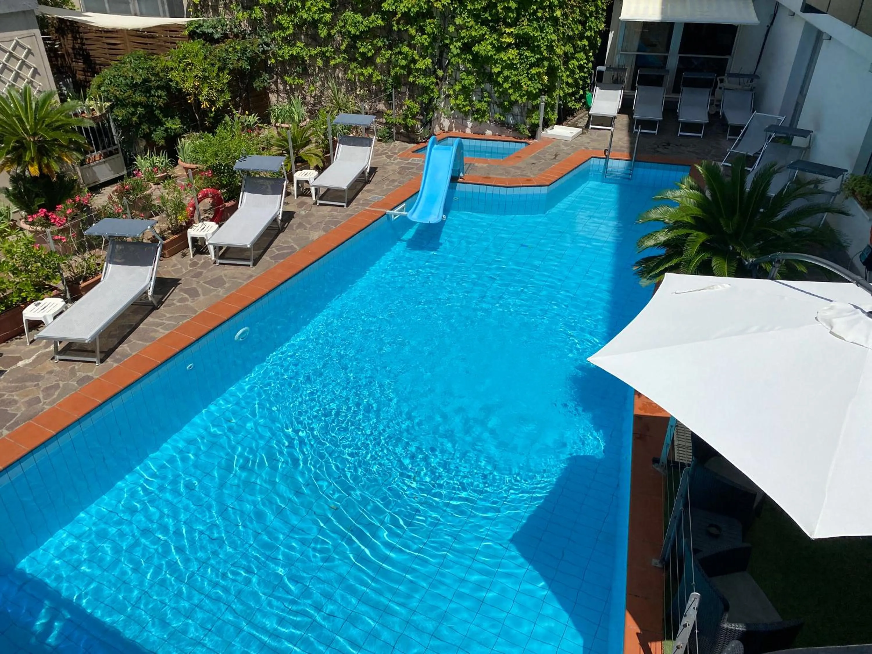 Swimming pool in Golf Hotel