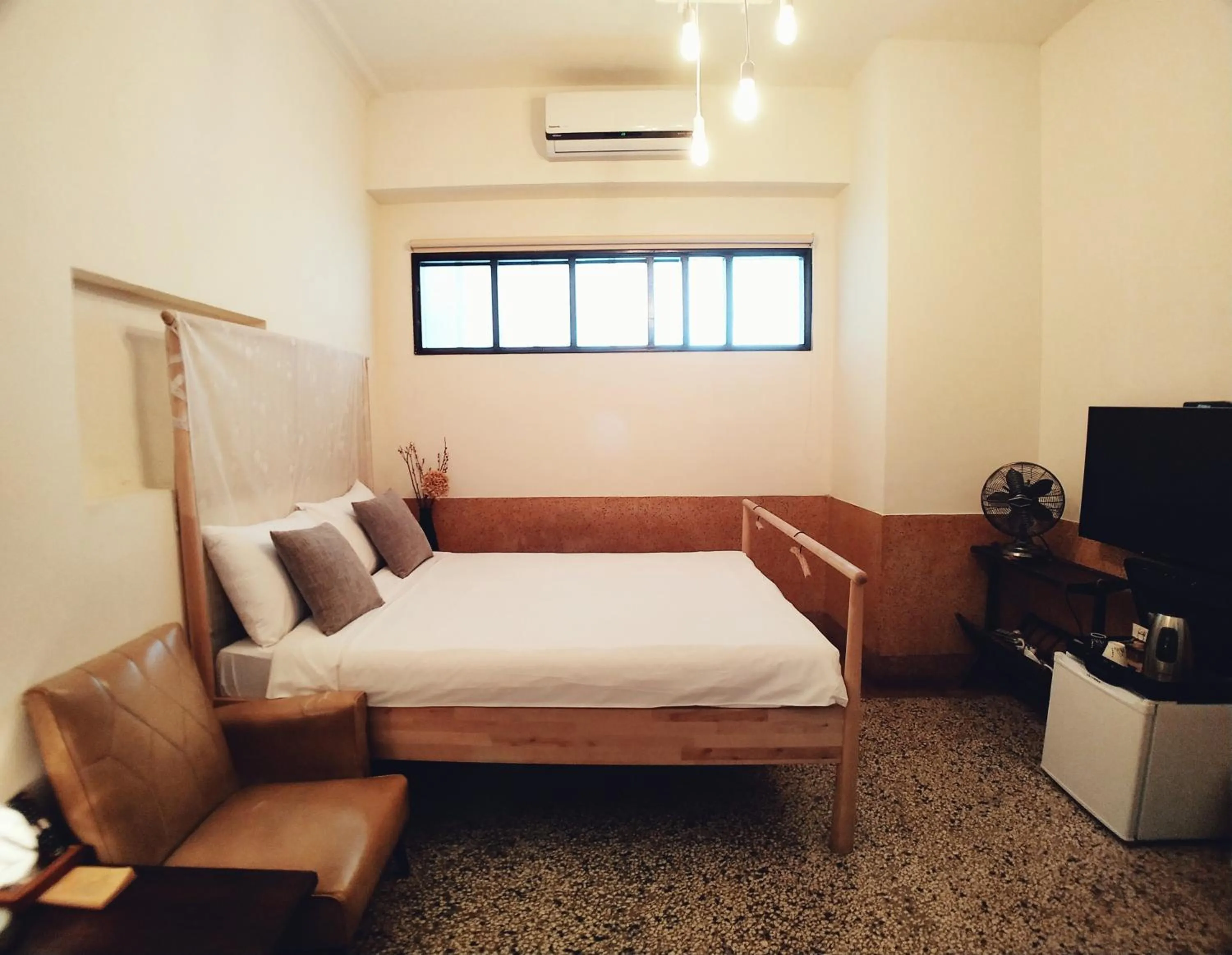 Bedroom, Bed in GOIN Old House & Bar