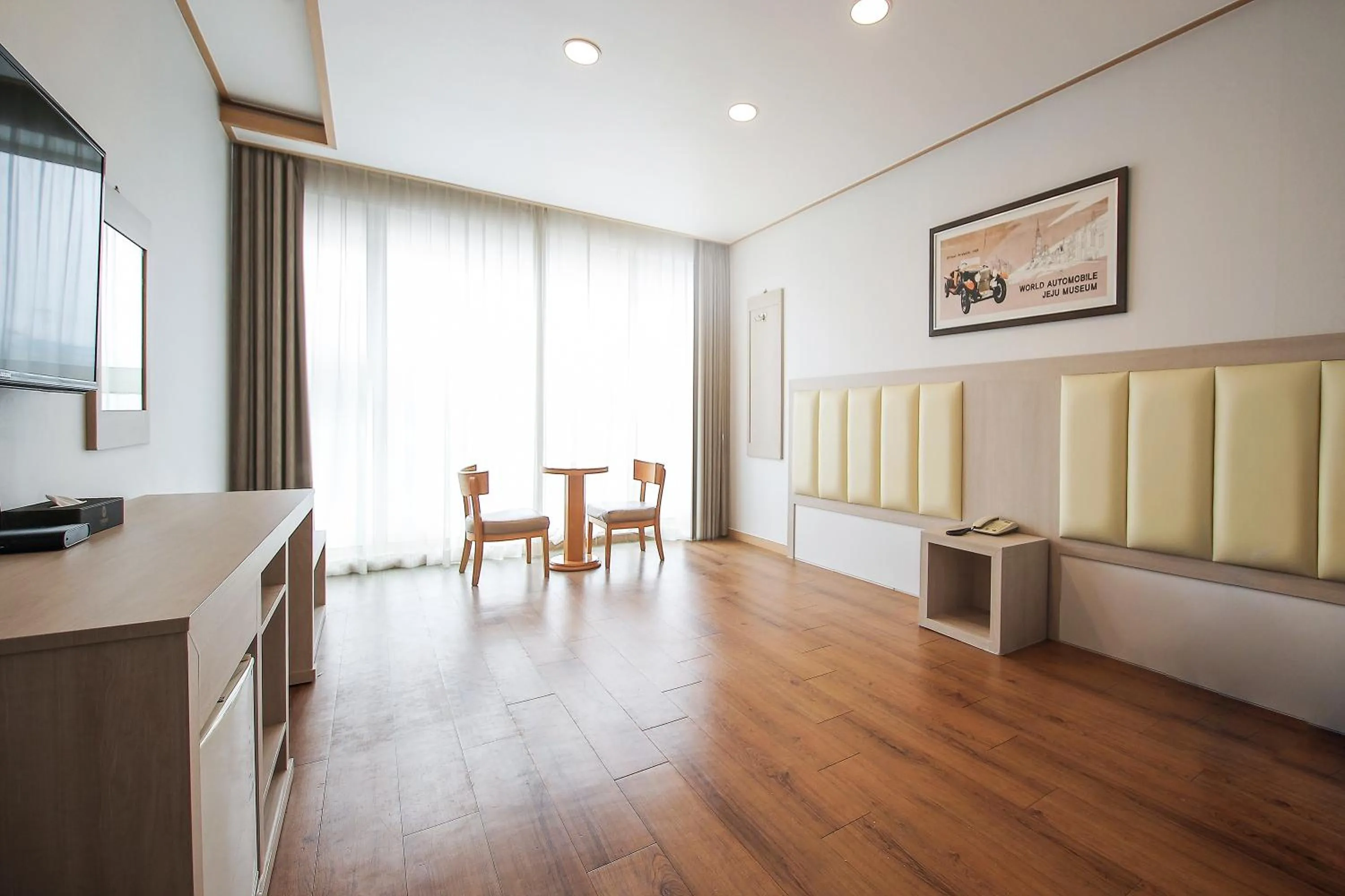 TV and multimedia in Shin Shin Hotel Jeju City