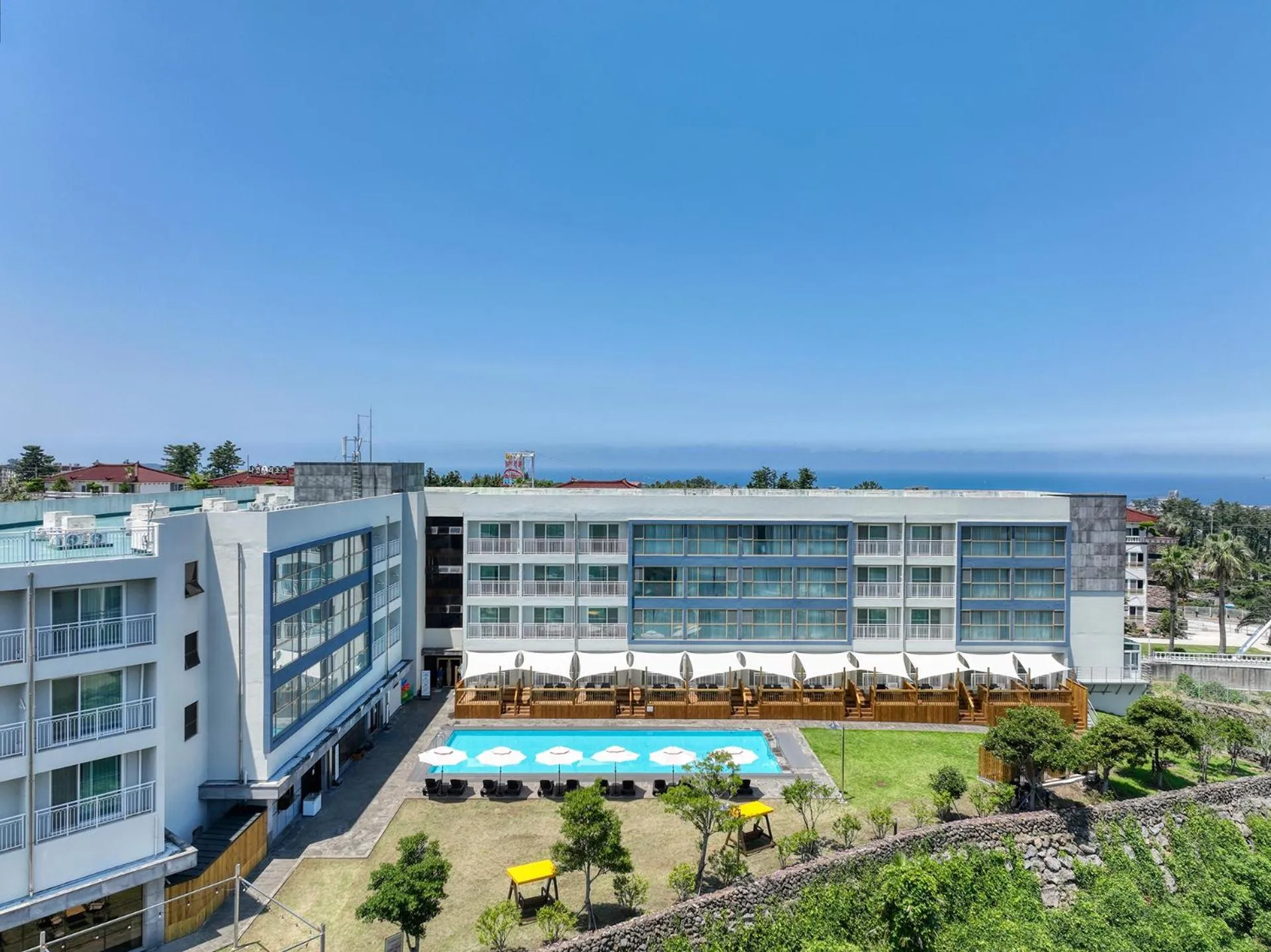 Property building in Shin Shin Hotel Jeju City