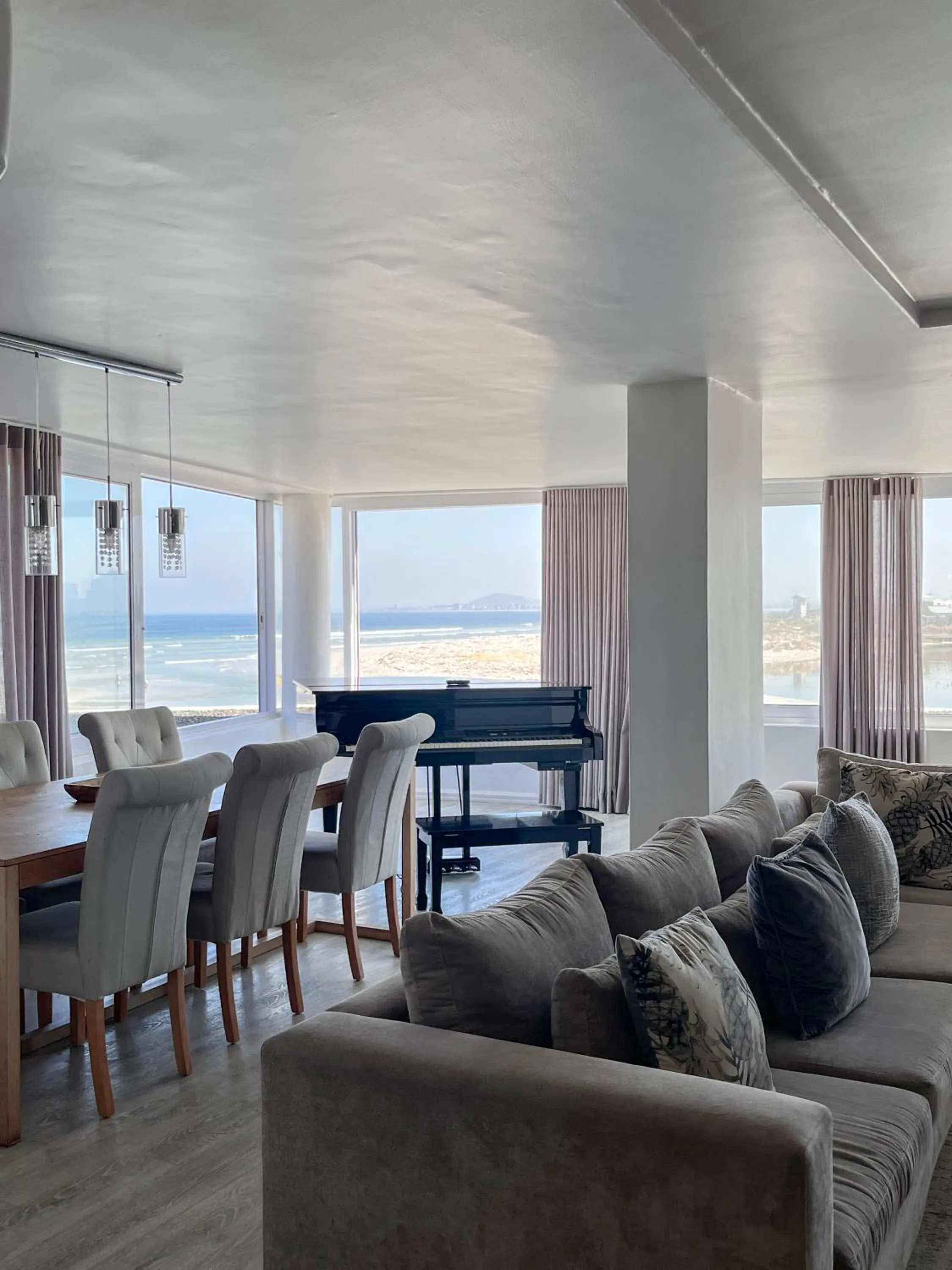 Dining area in Lagoon Beach Hotel Apartments