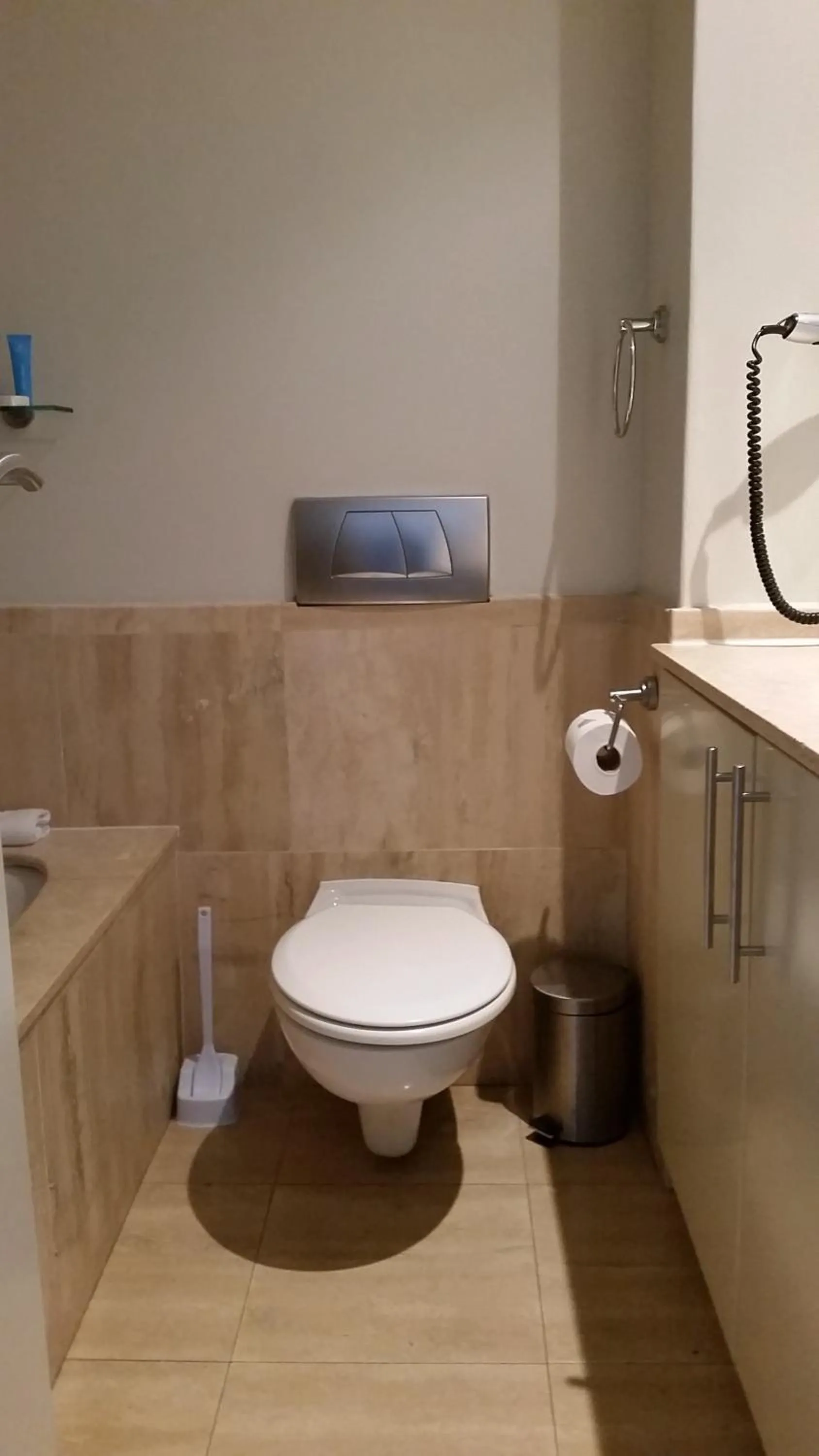 Toilet in Lagoon Beach Hotel Apartments