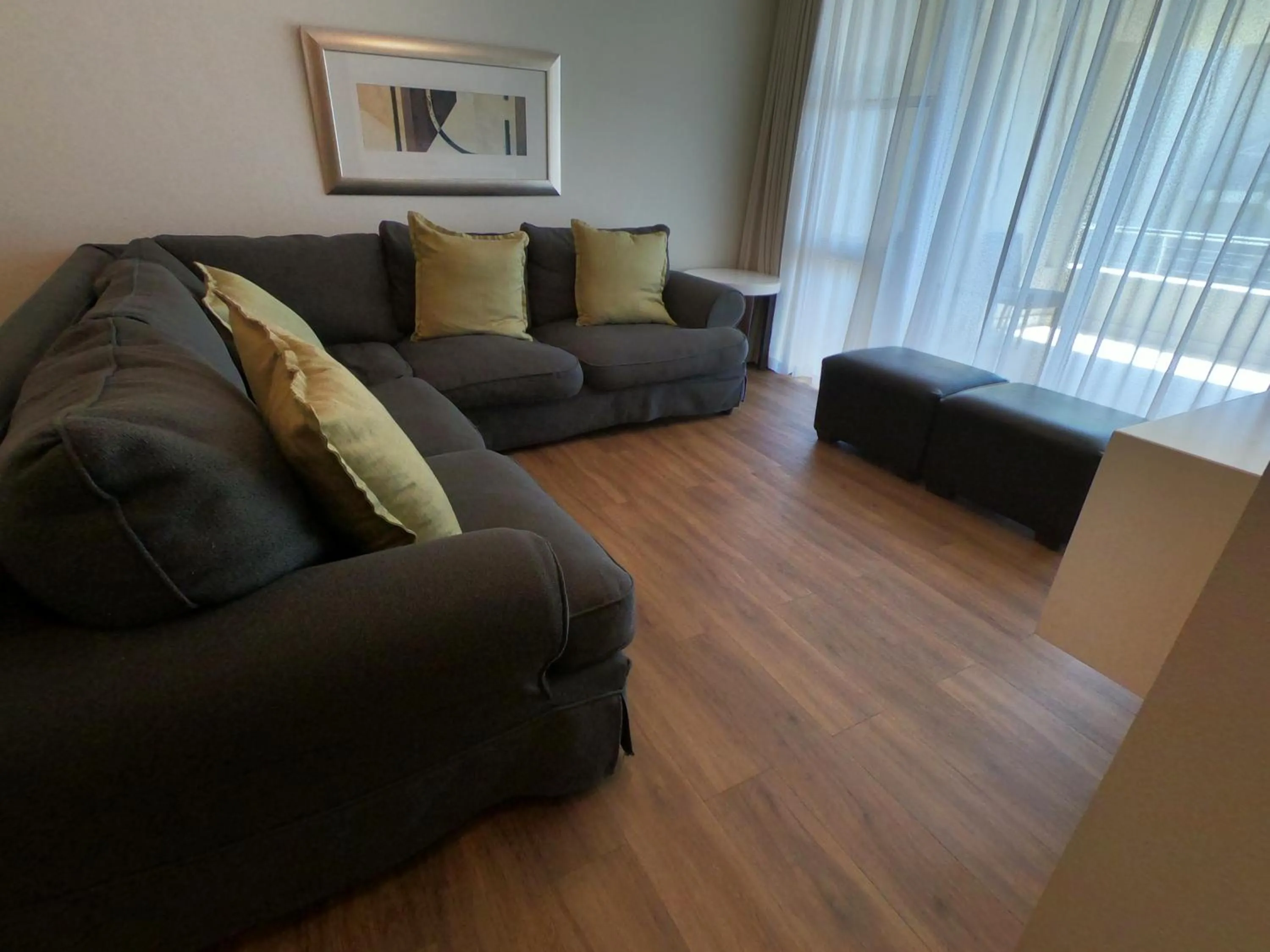 Lagoon Beach Hotel Apartments