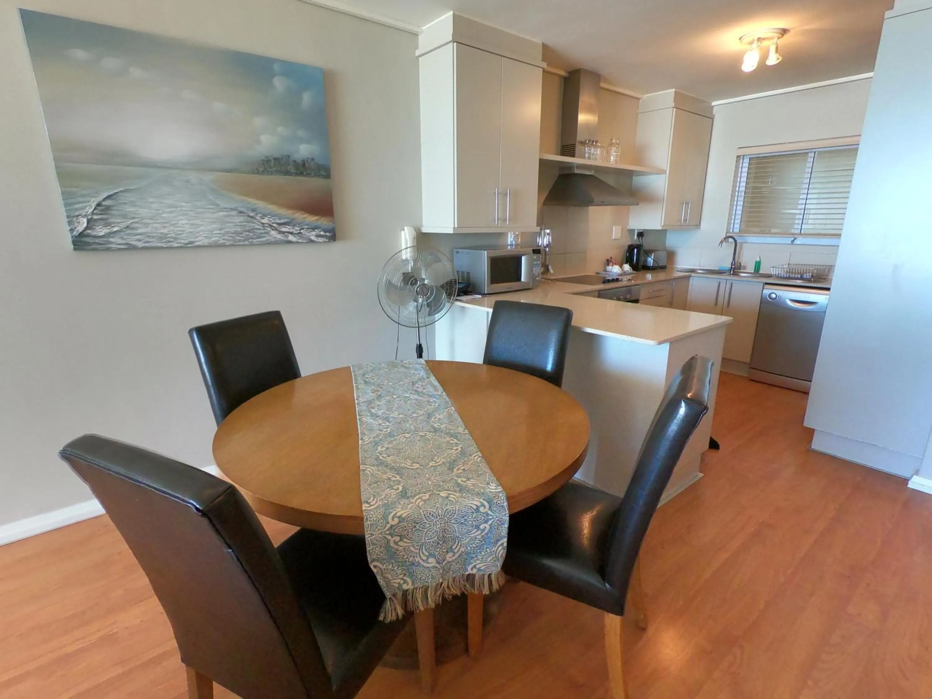 Lagoon Beach Hotel Apartments