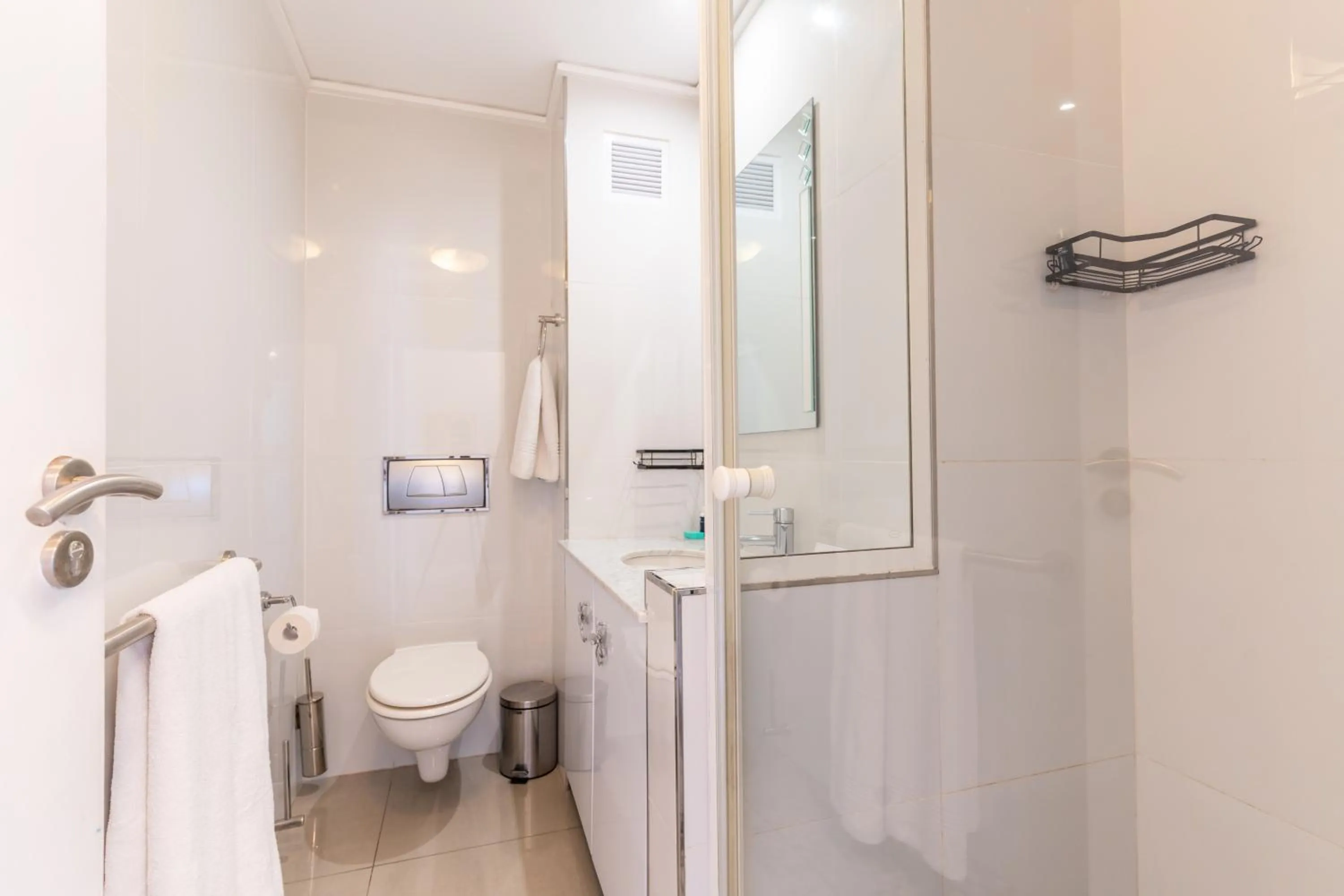 Shower in Lagoon Beach Hotel Apartments