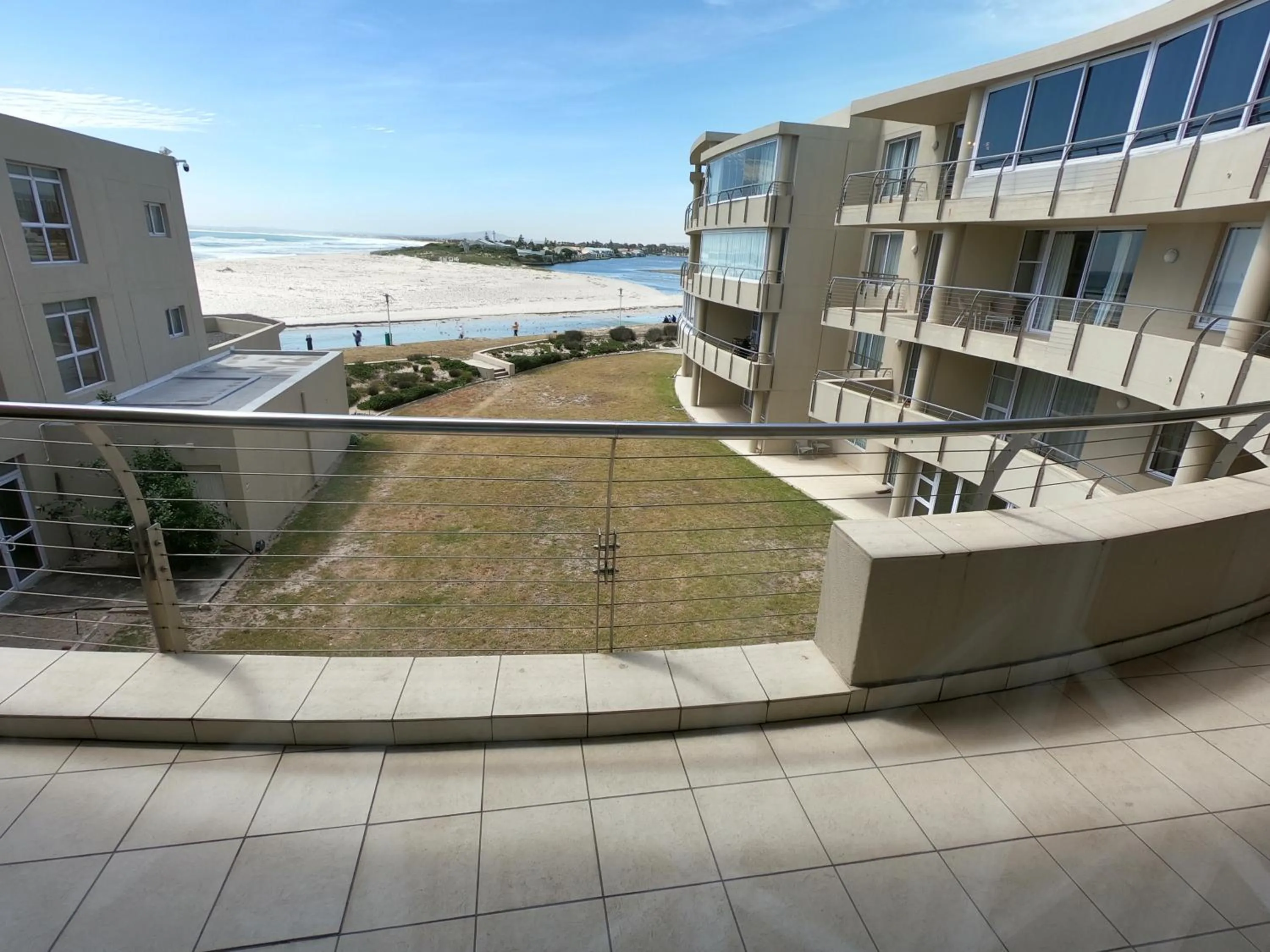 Lagoon Beach Hotel Apartments