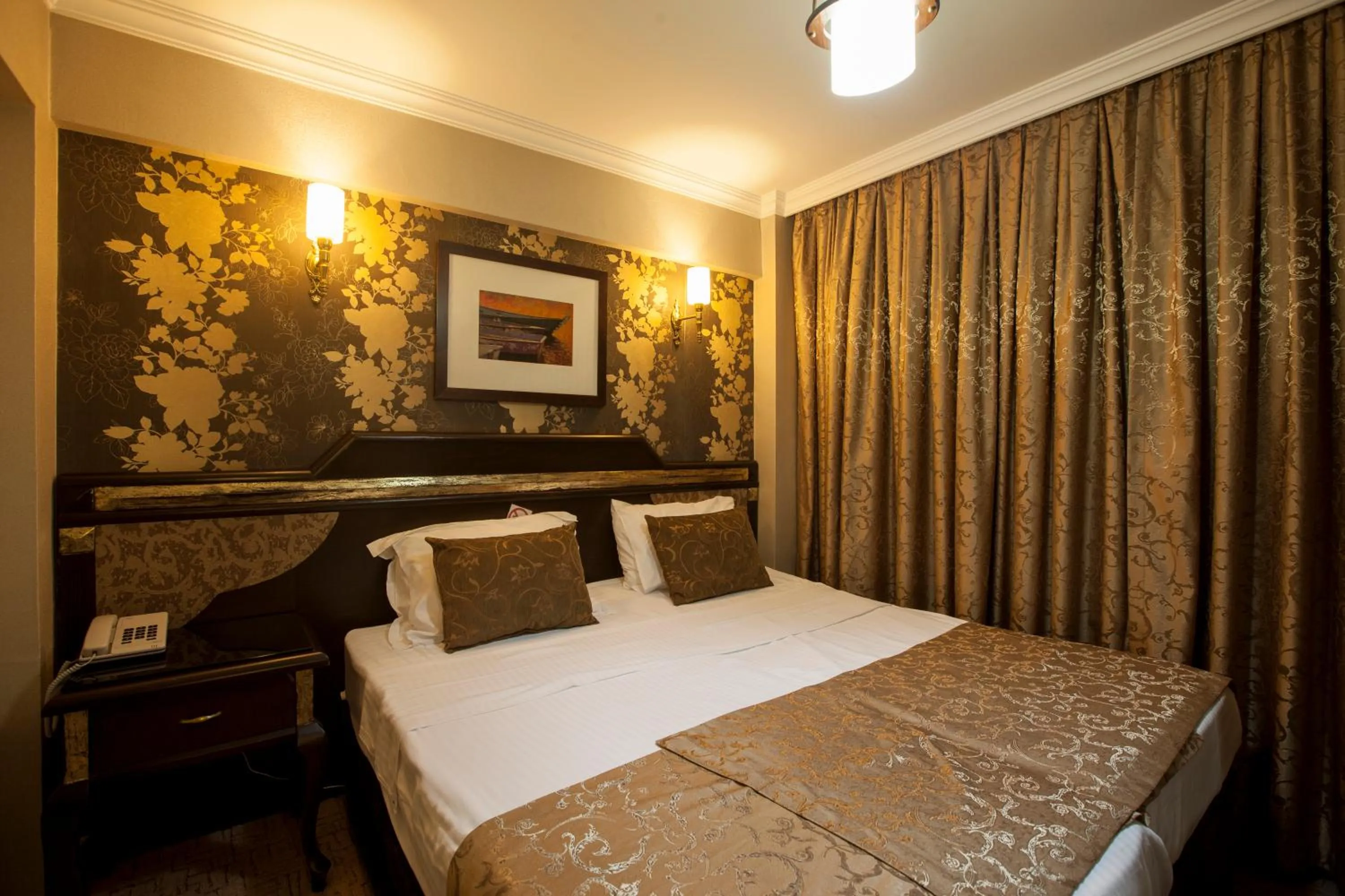 Bed in Sultanahmet Park Hotel