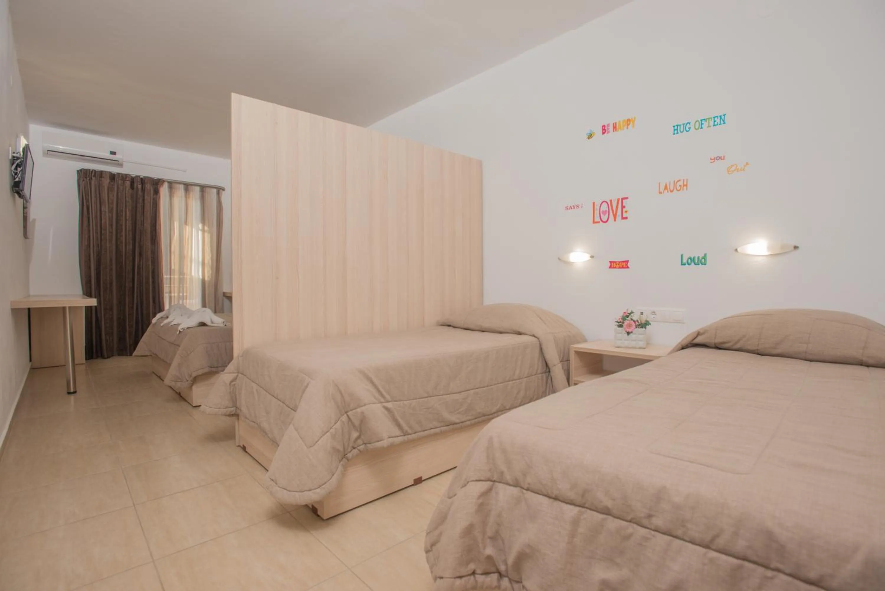 Bedroom, Bed in Fragiskos Hotel