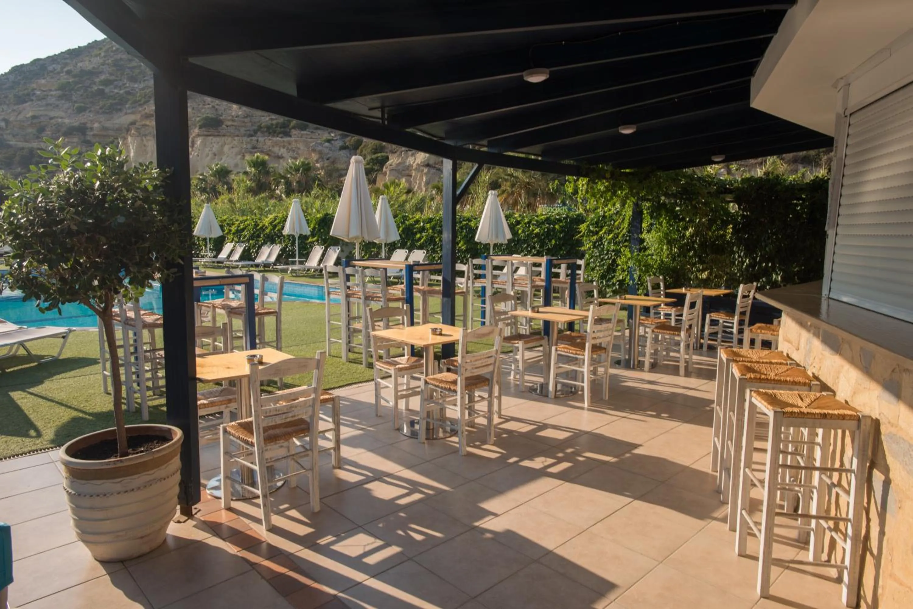 Lounge or bar in Fragiskos Hotel