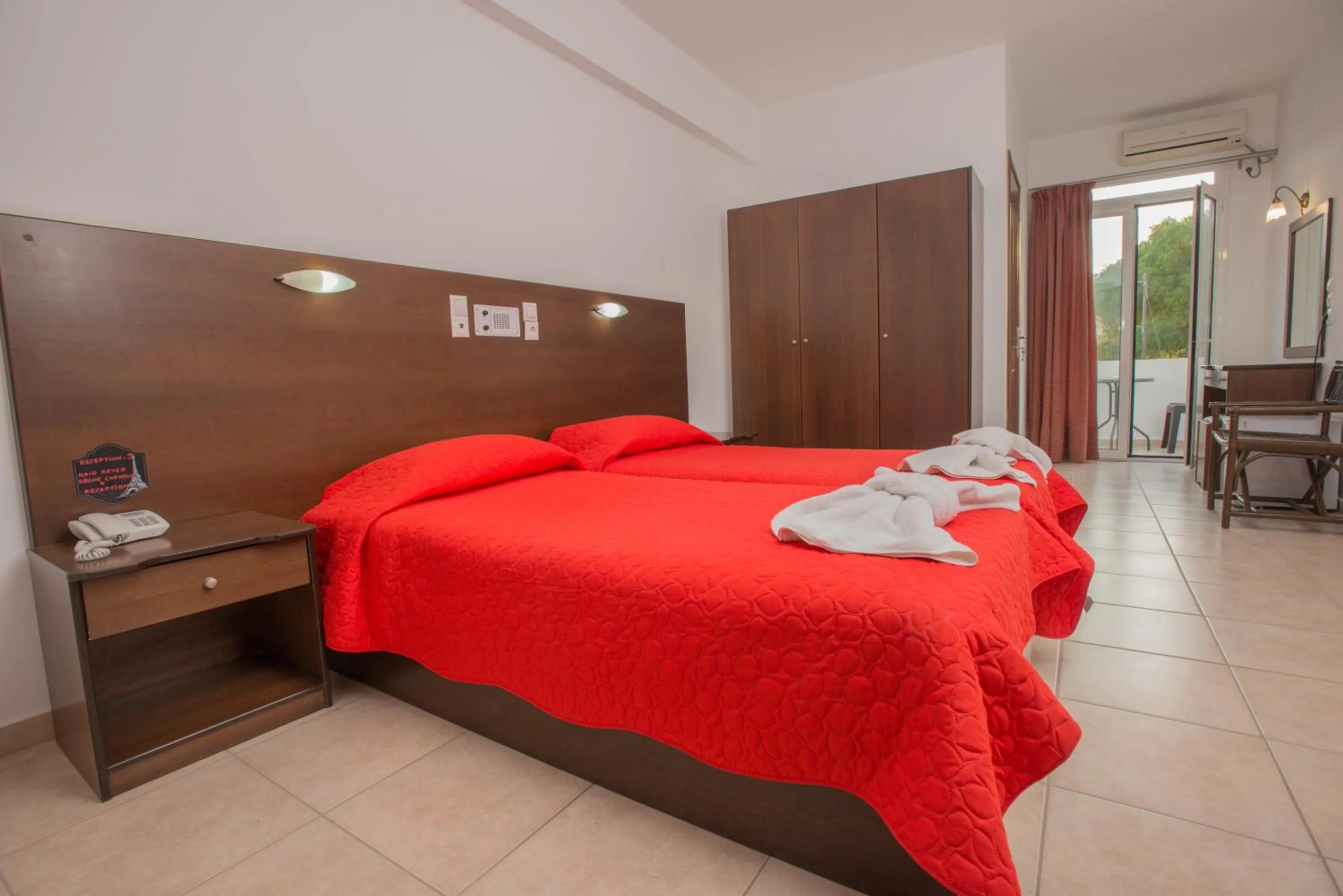 Bedroom, Bed in Fragiskos Hotel