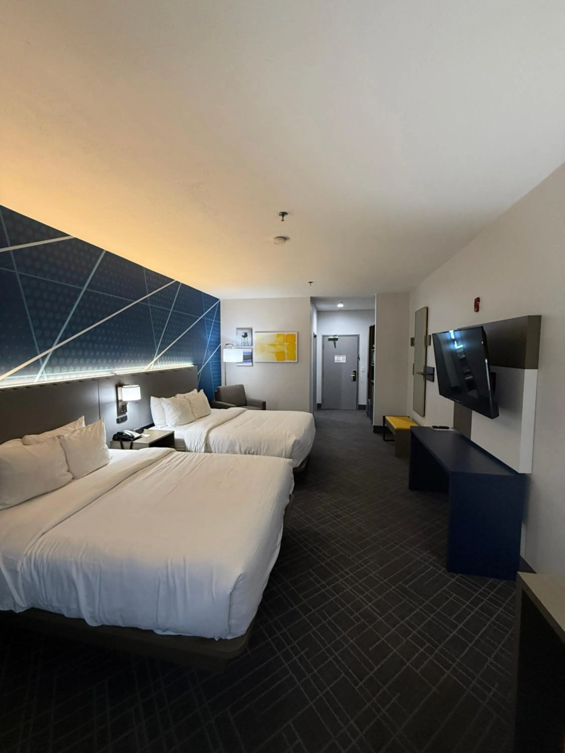 Bed in Comfort Inn & Suites Love Field-Dallas Market Center