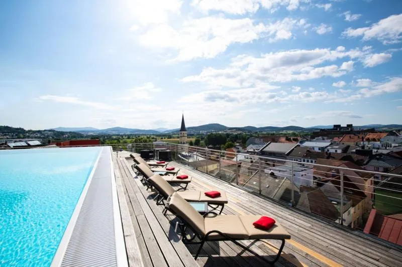 Swimming pool in Hotel Randsbergerhof