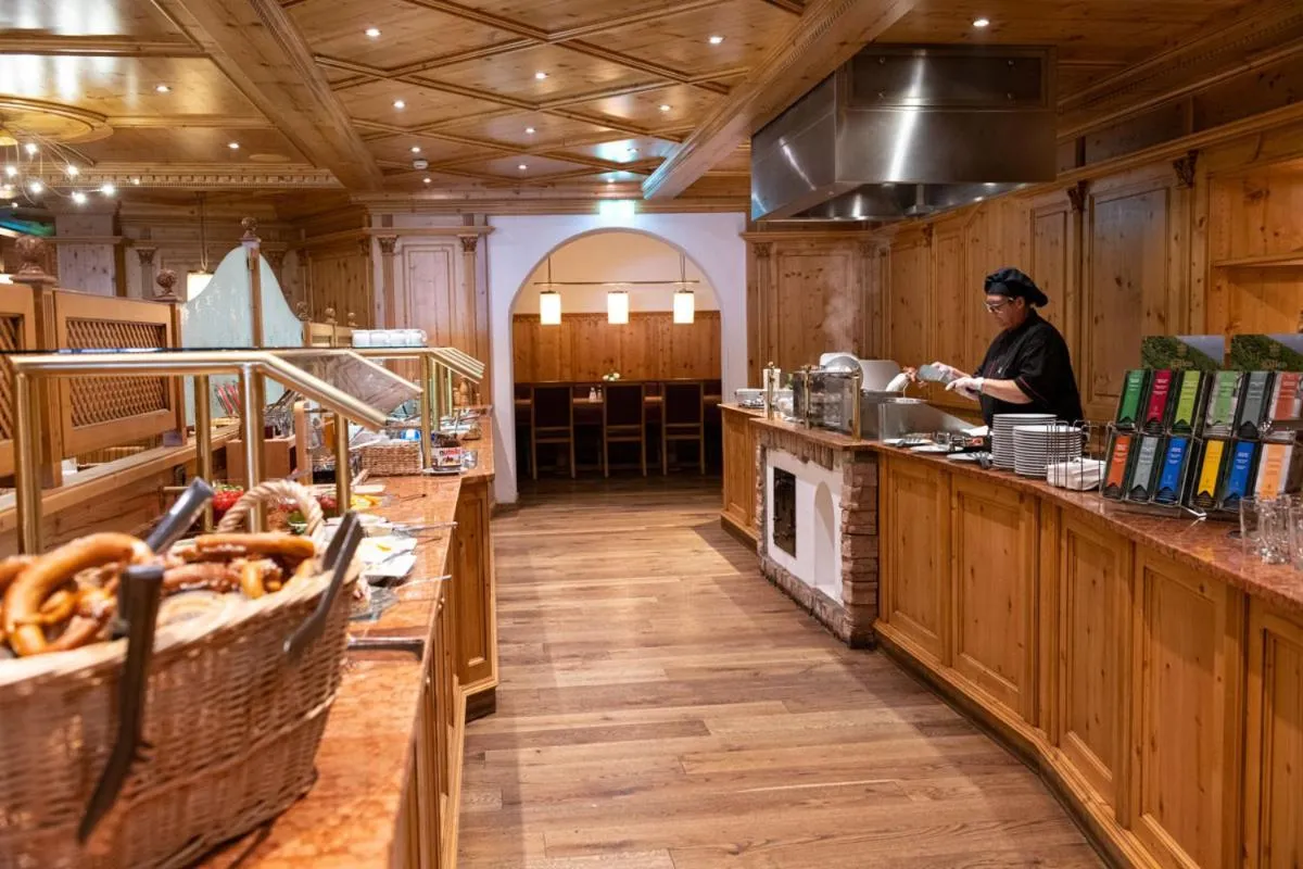 Restaurant/places to eat in Hotel Randsbergerhof