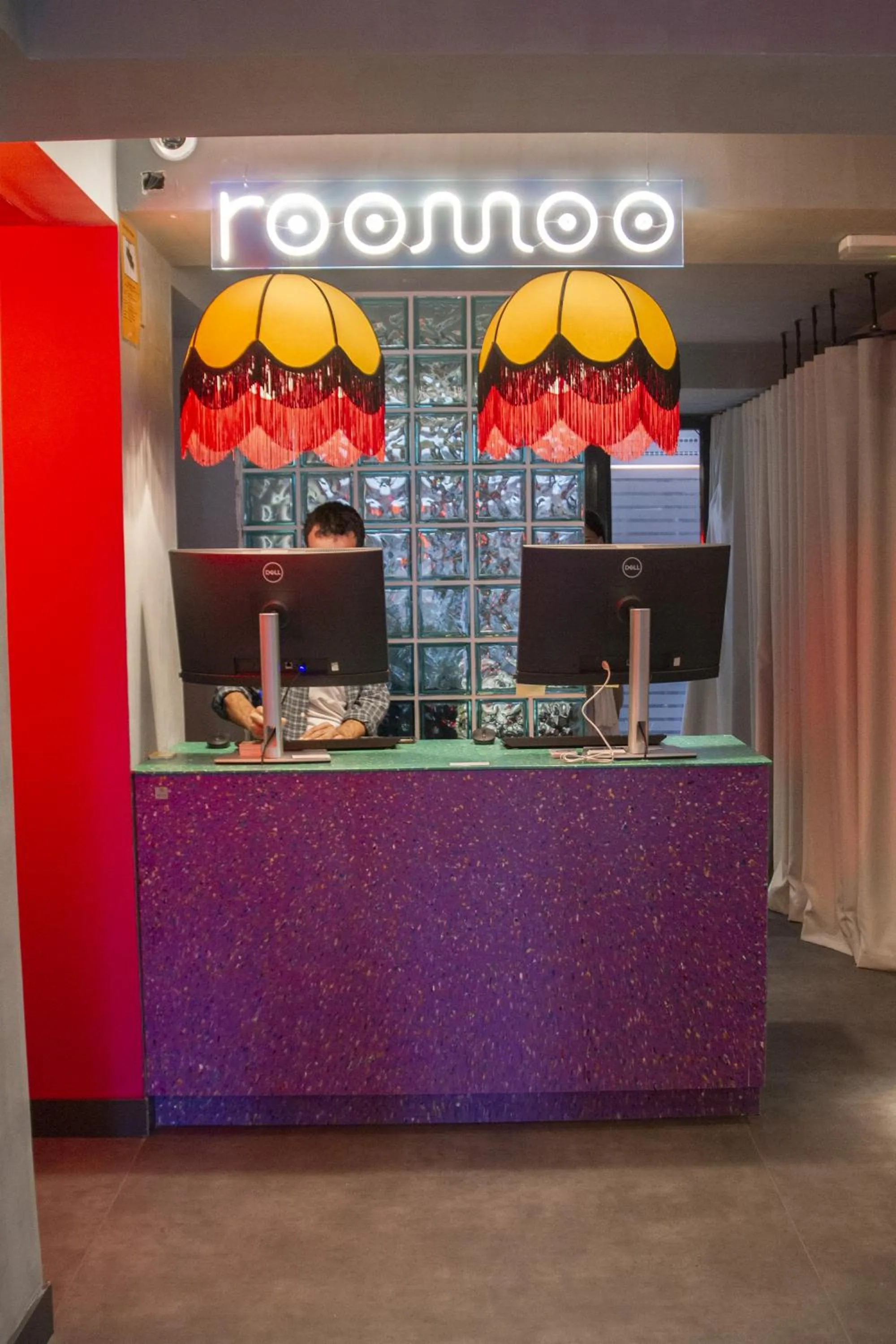 Lobby or reception in room00 Valencia Hostel