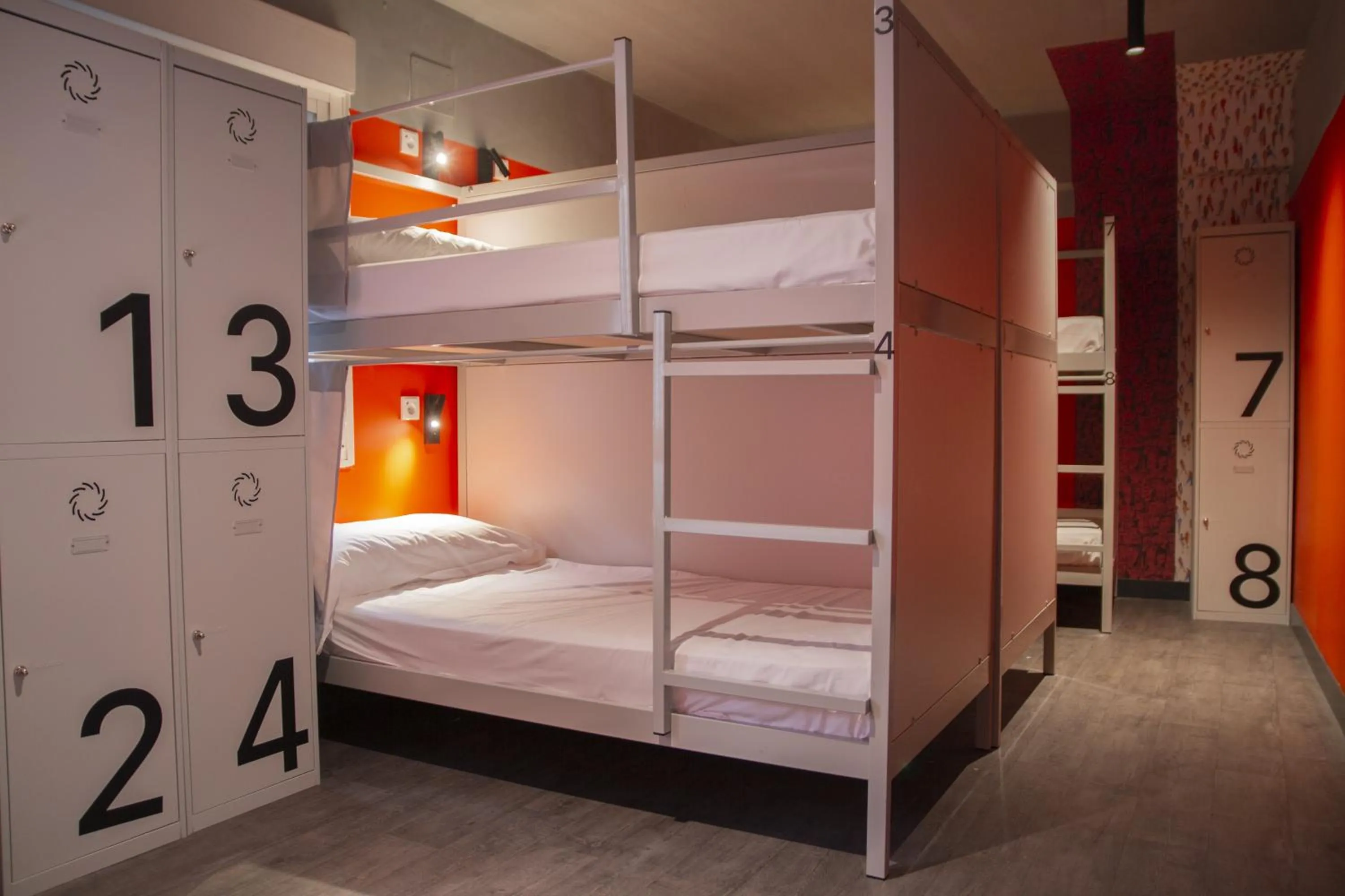 Photo of the whole room, Bed in room00 Valencia Hostel