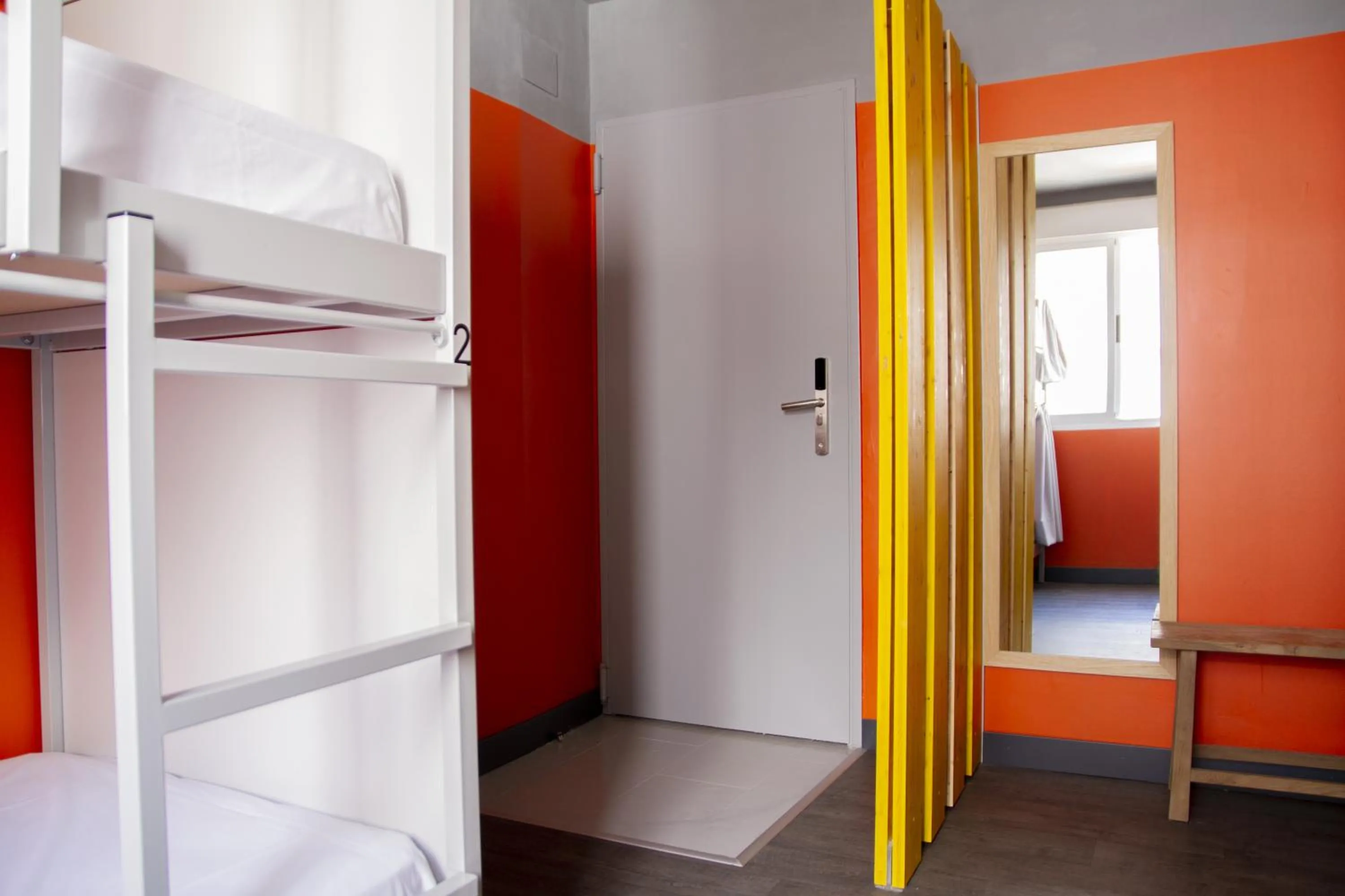 Photo of the whole room, Bed in room00 Valencia Hostel