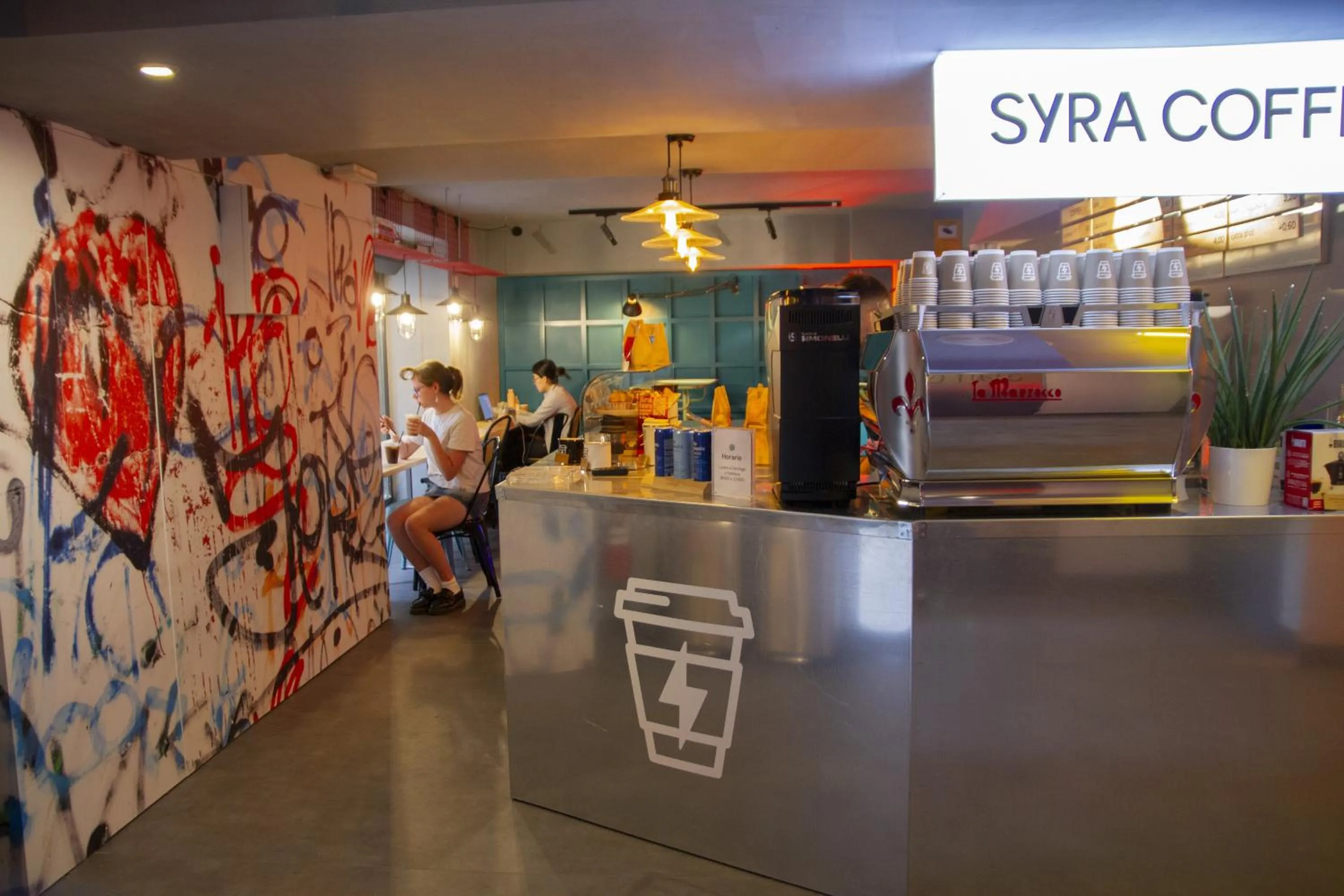 Breakfast in room00 Valencia Hostel