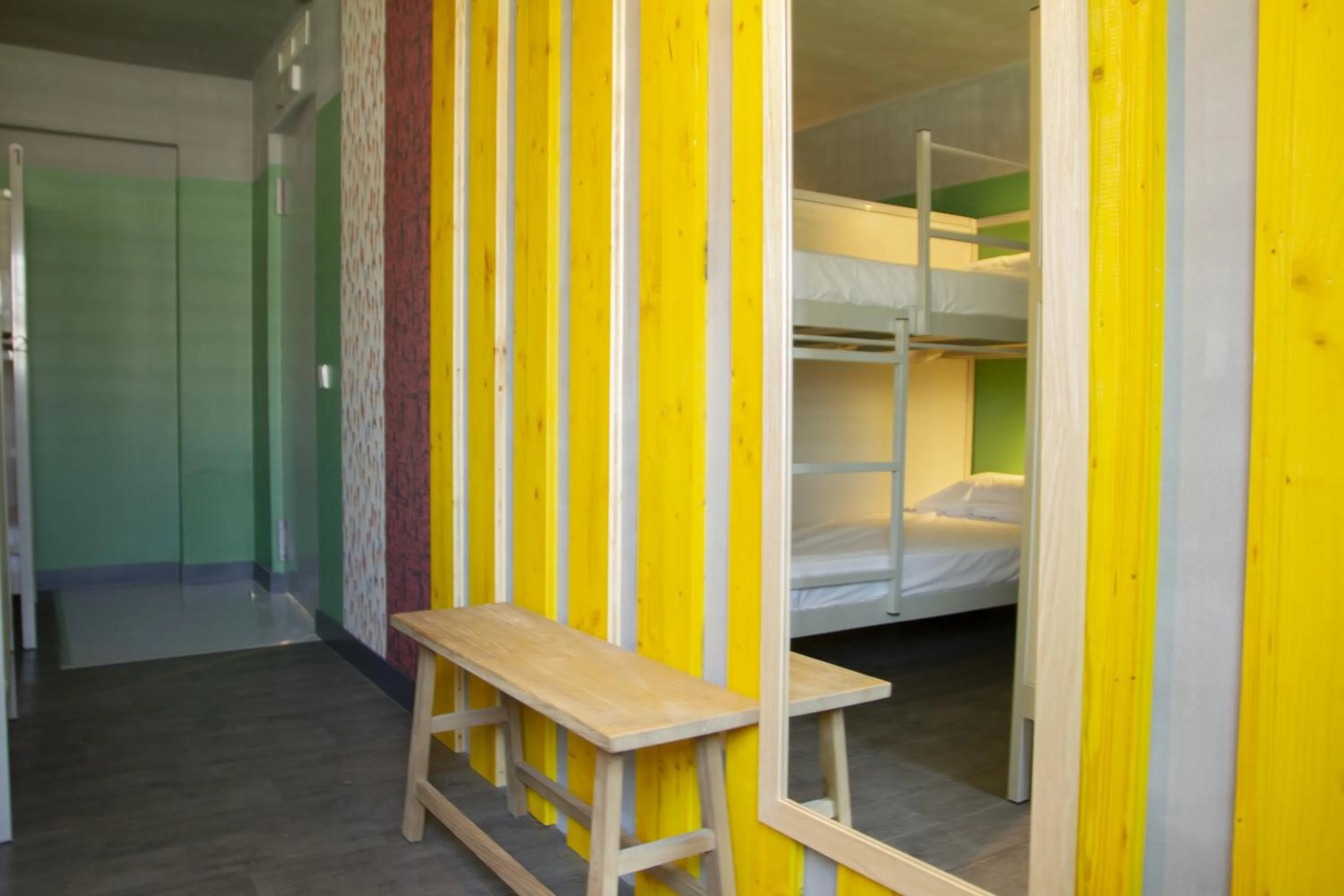 Photo of the whole room, Bed in room00 Valencia Hostel