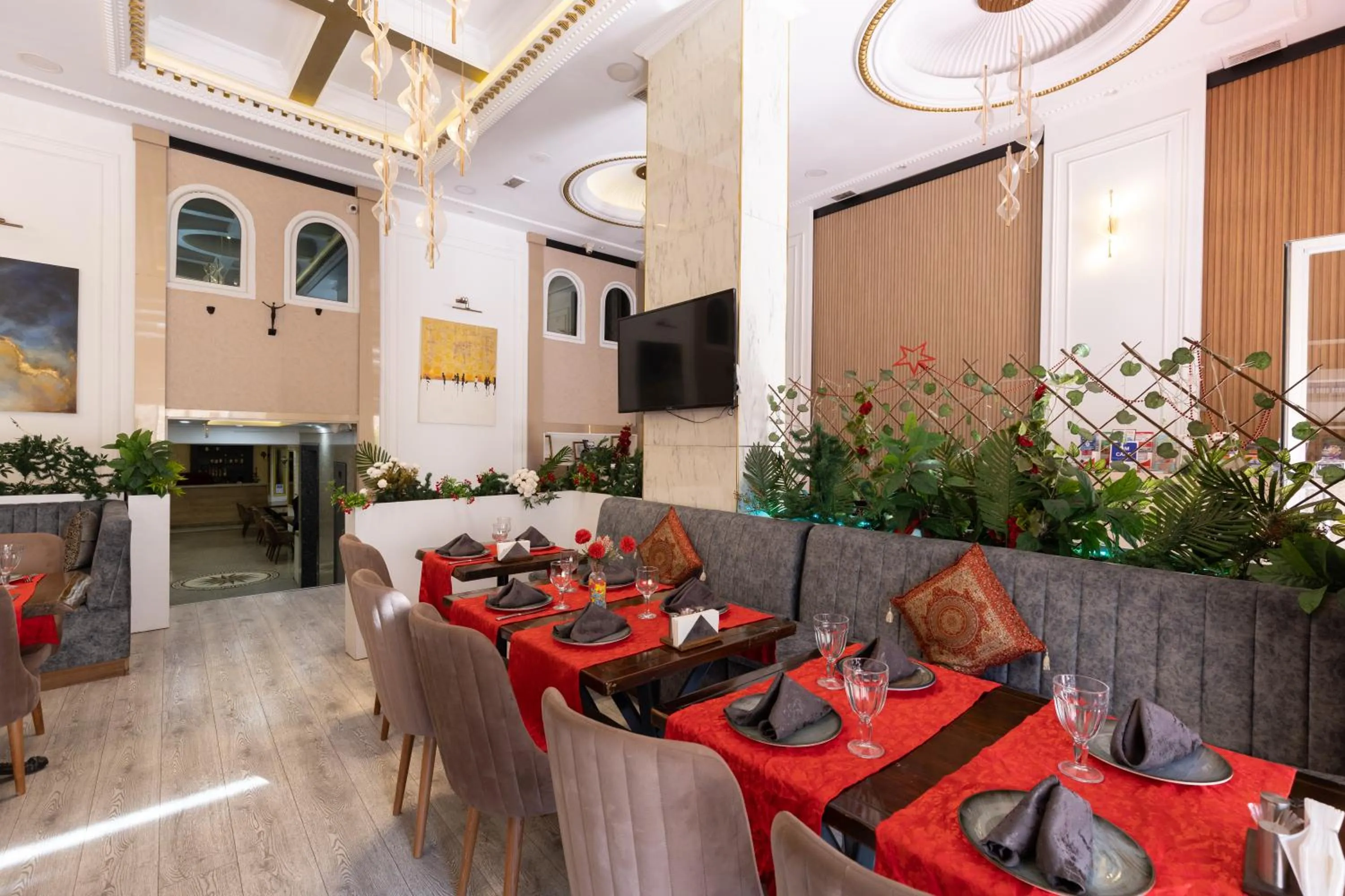 Restaurant/places to eat in Seher HOTEL