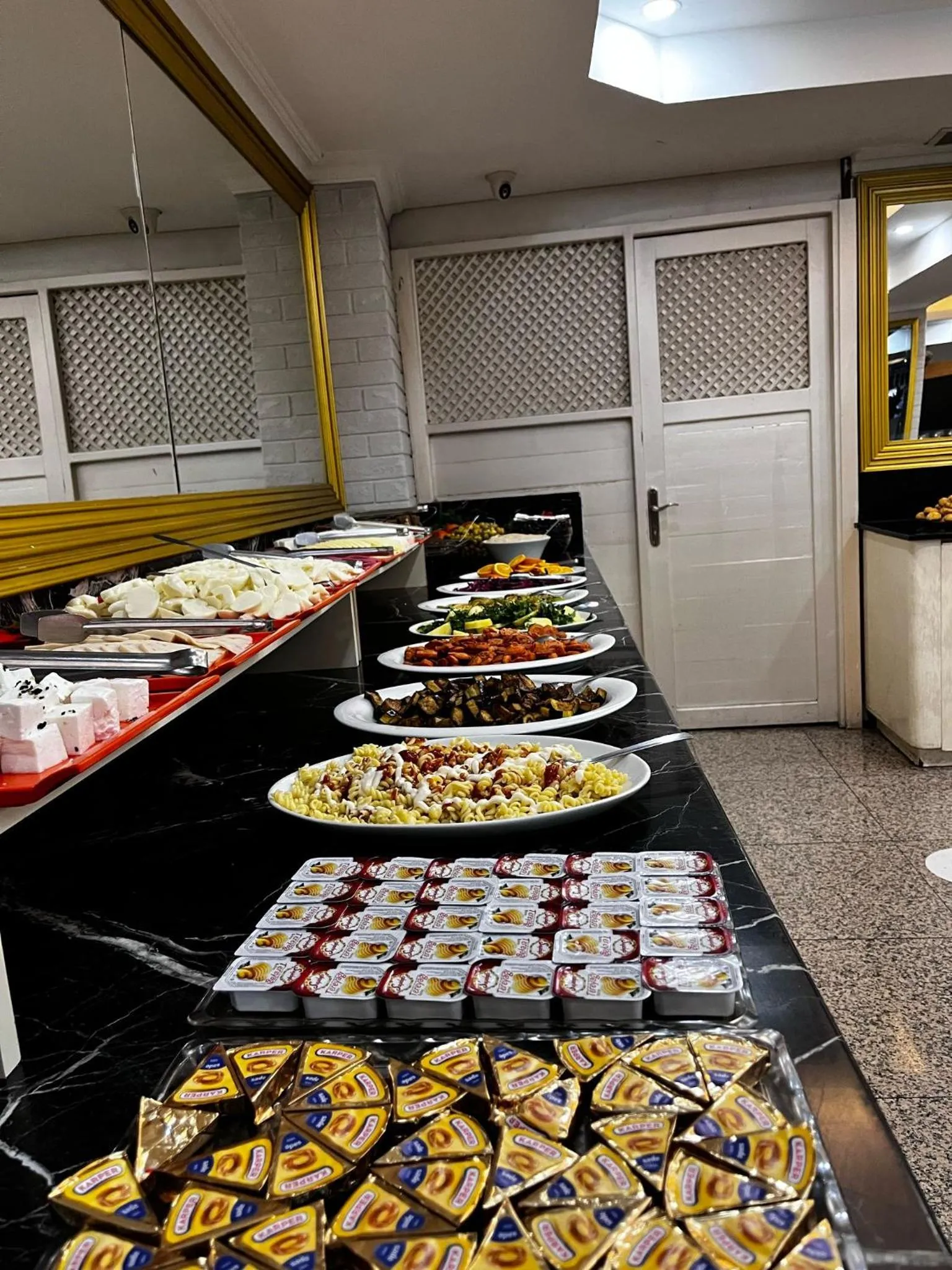 Kitchen or kitchenette in Seher HOTEL