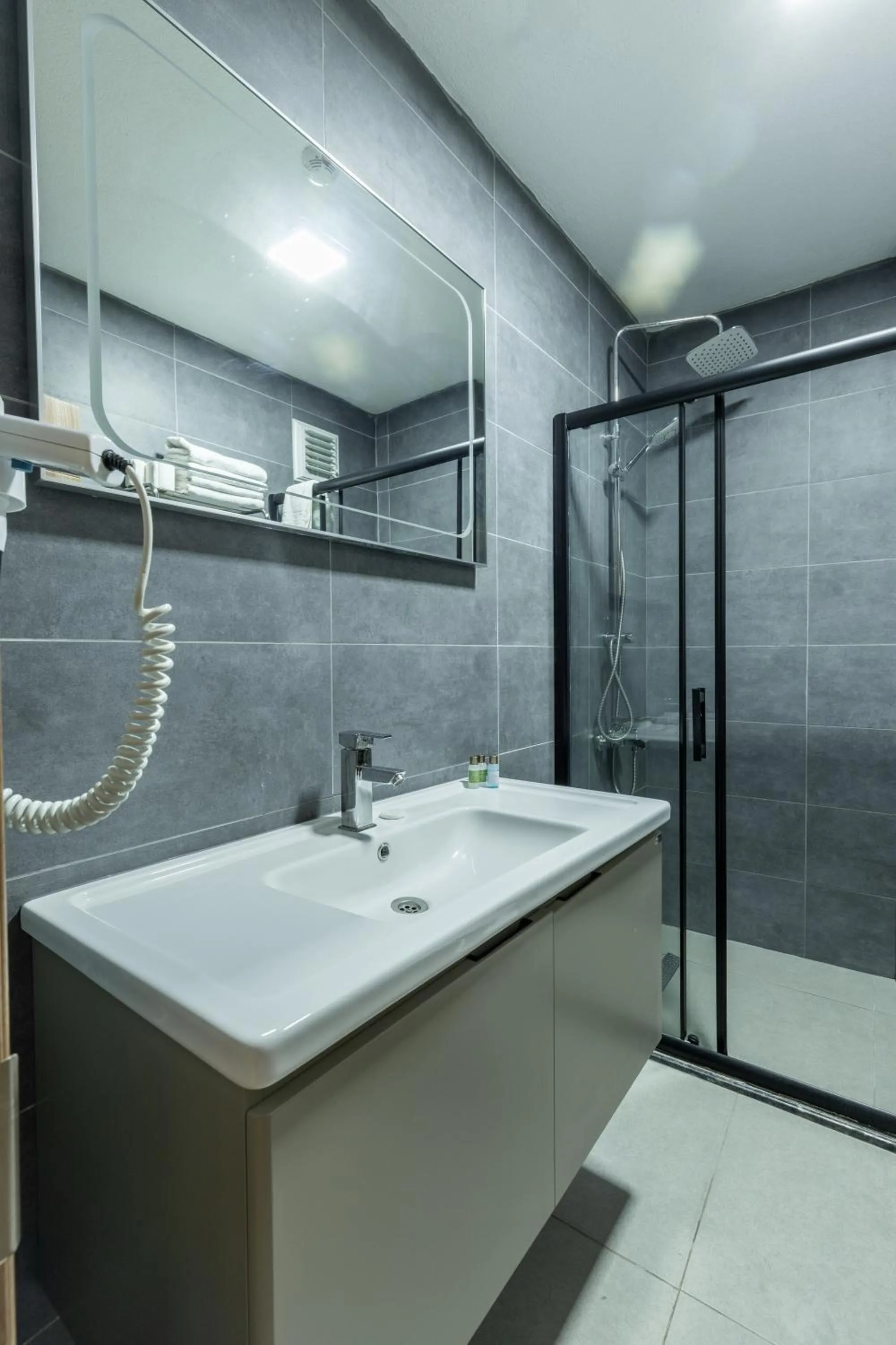 Shower in Seher HOTEL