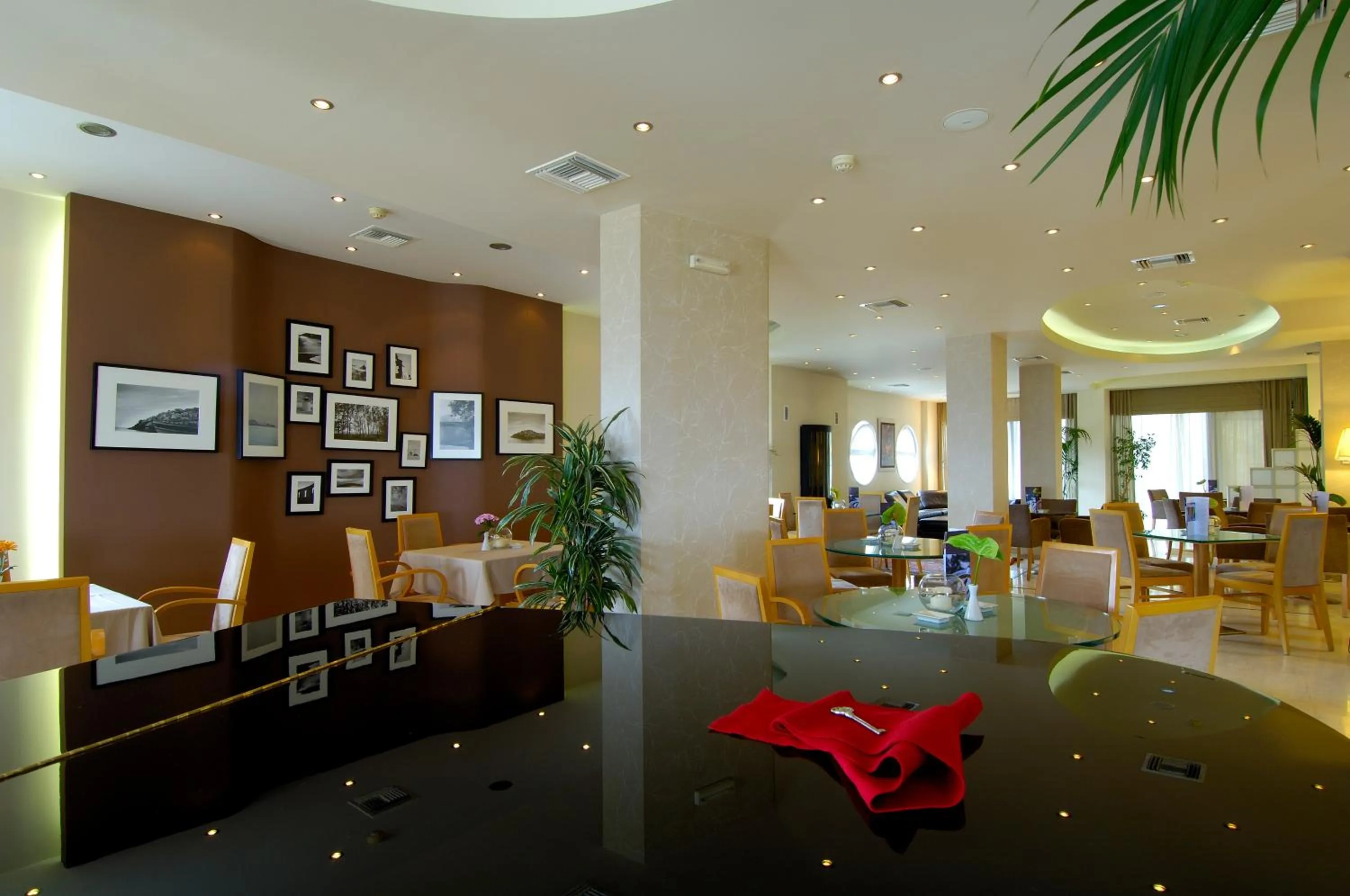 Restaurant/places to eat in Egnatia City Hotel & Spa