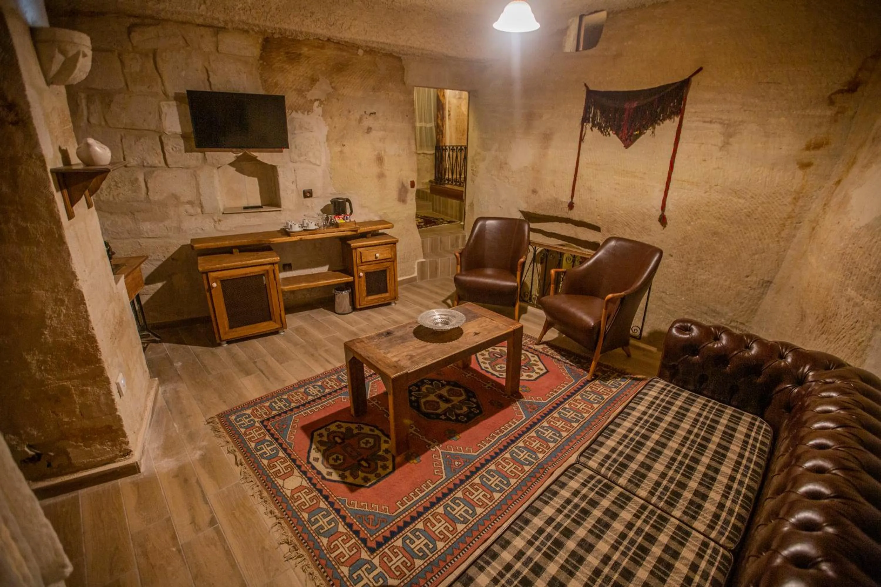 Divan Cave House