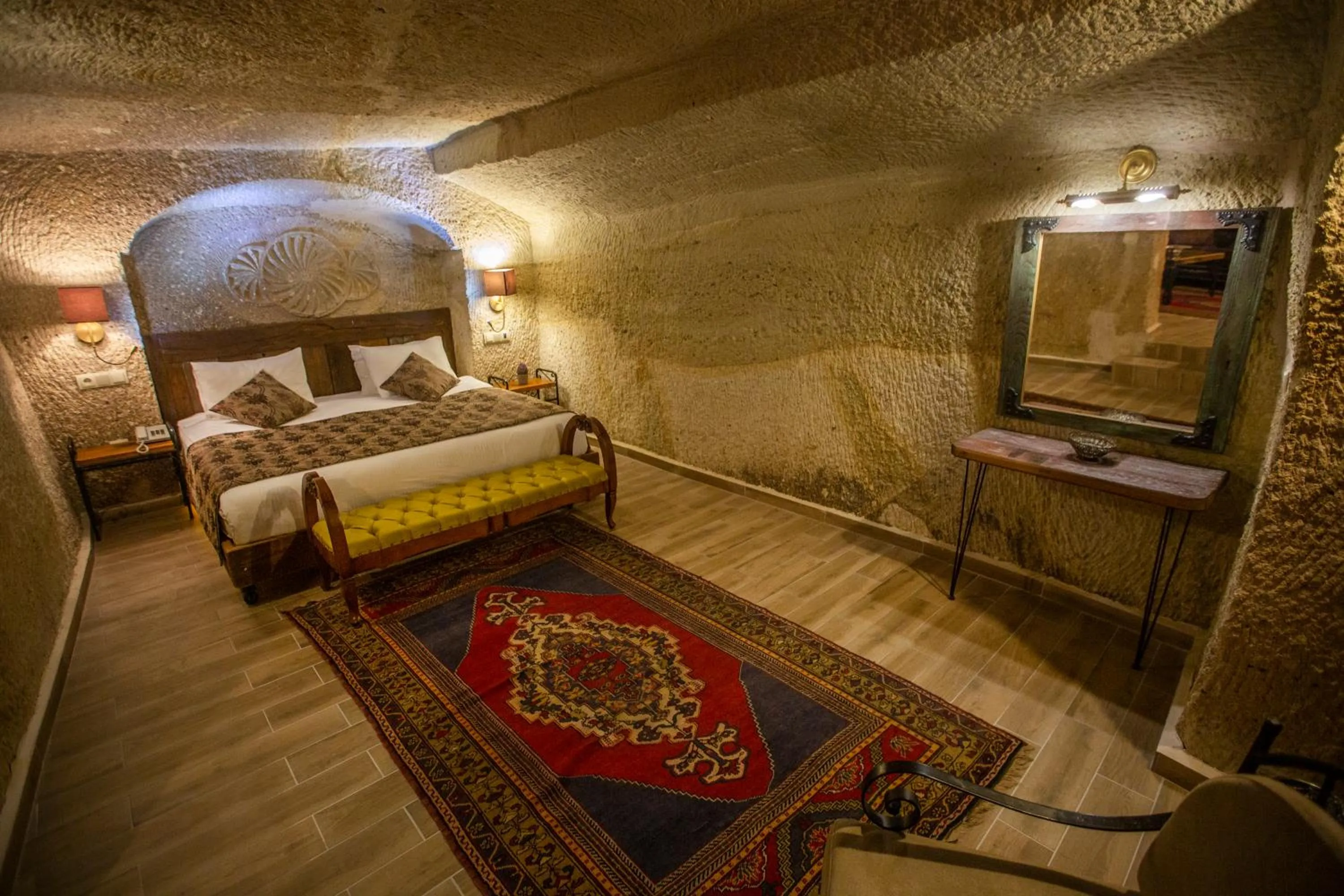 Bed in Divan Cave House