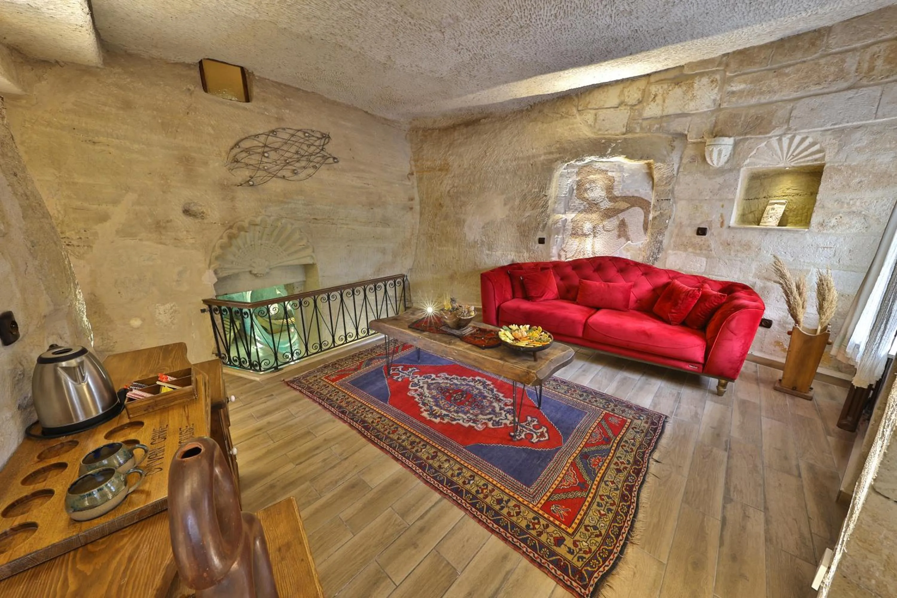 Divan Cave House