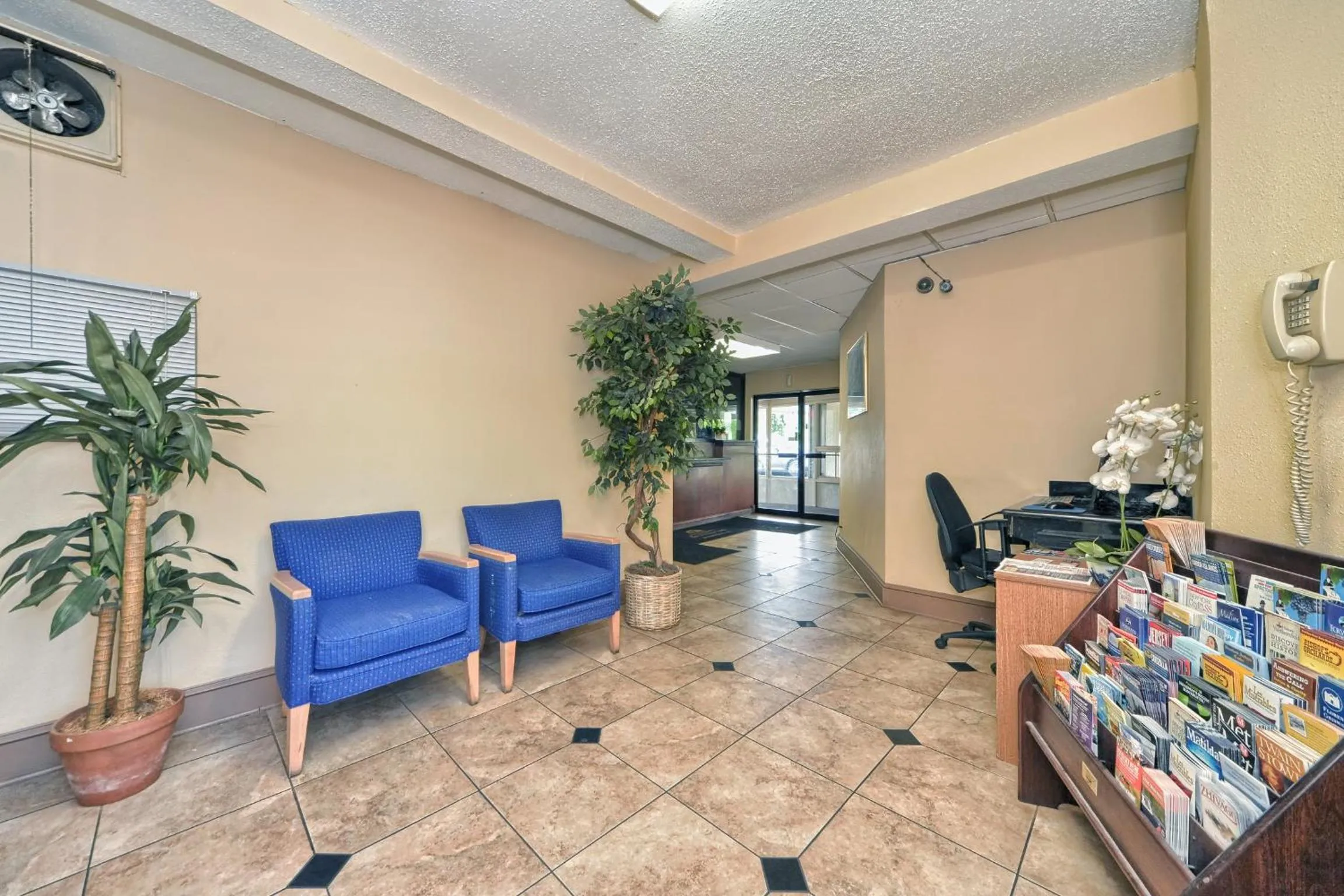 Business facilities in Red Carpet Inn - Stamford