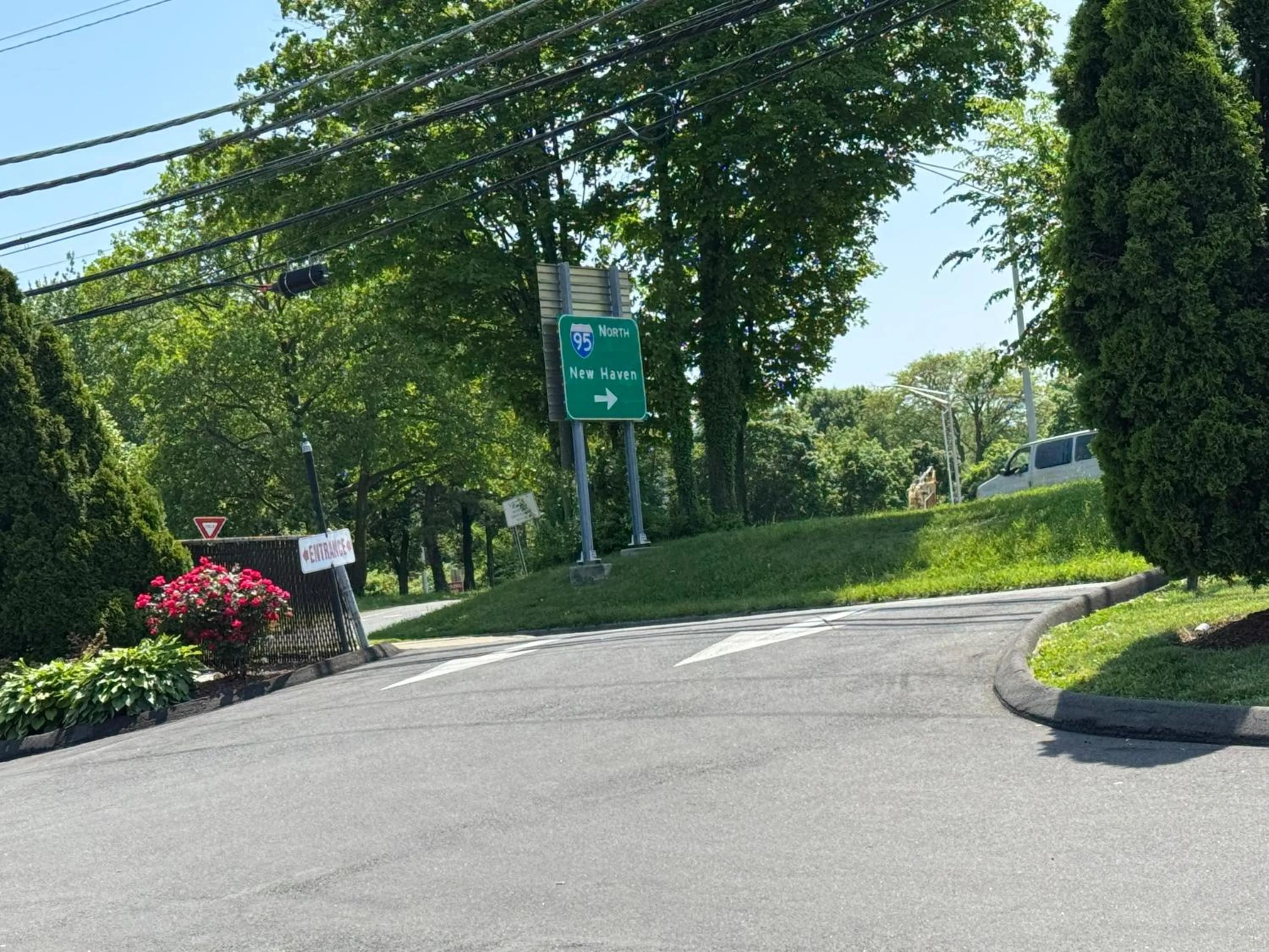 Facade/entrance in Red Carpet Inn - Stamford