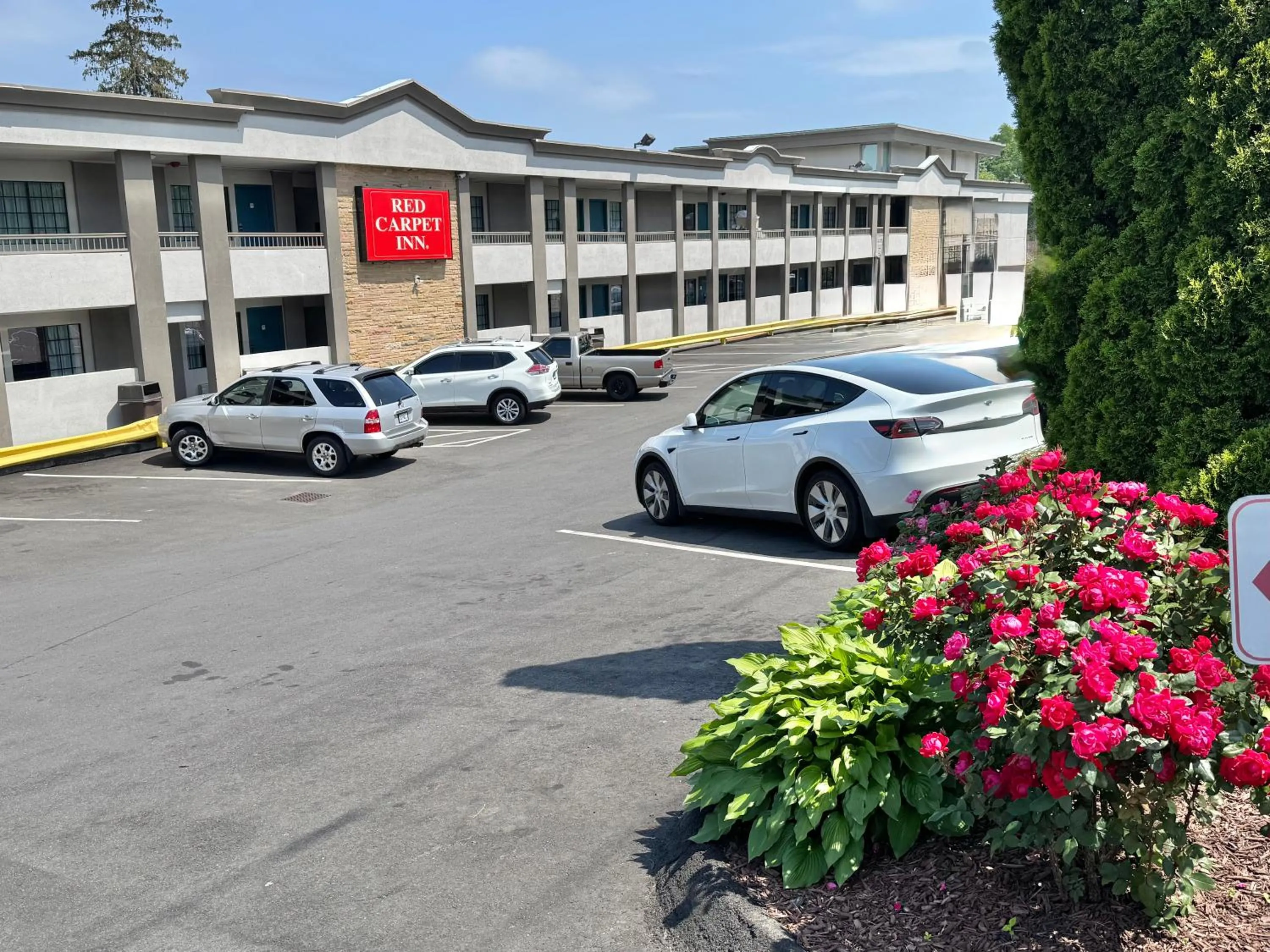 Property building in Red Carpet Inn - Stamford