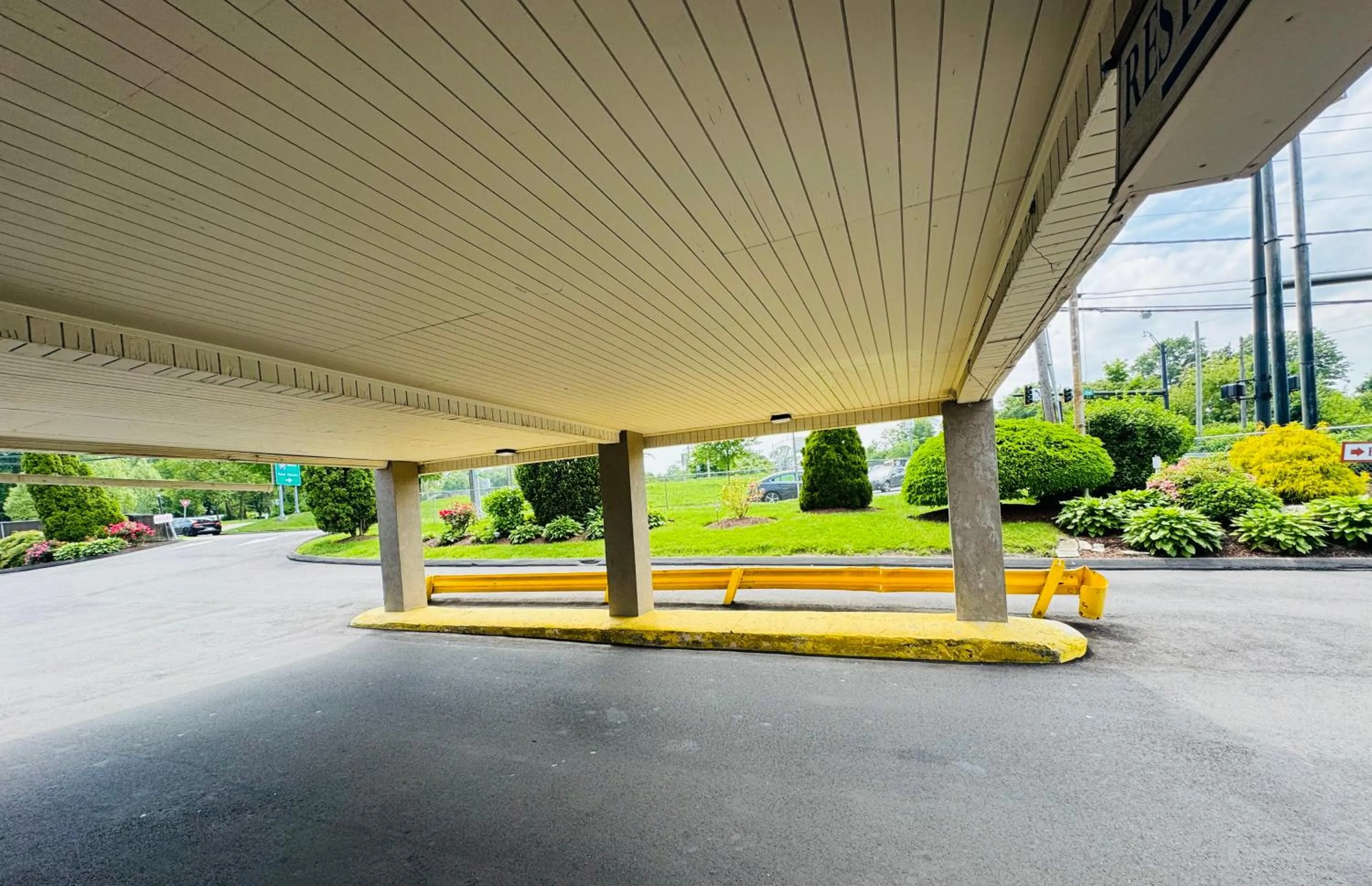 Property building in Red Carpet Inn - Stamford