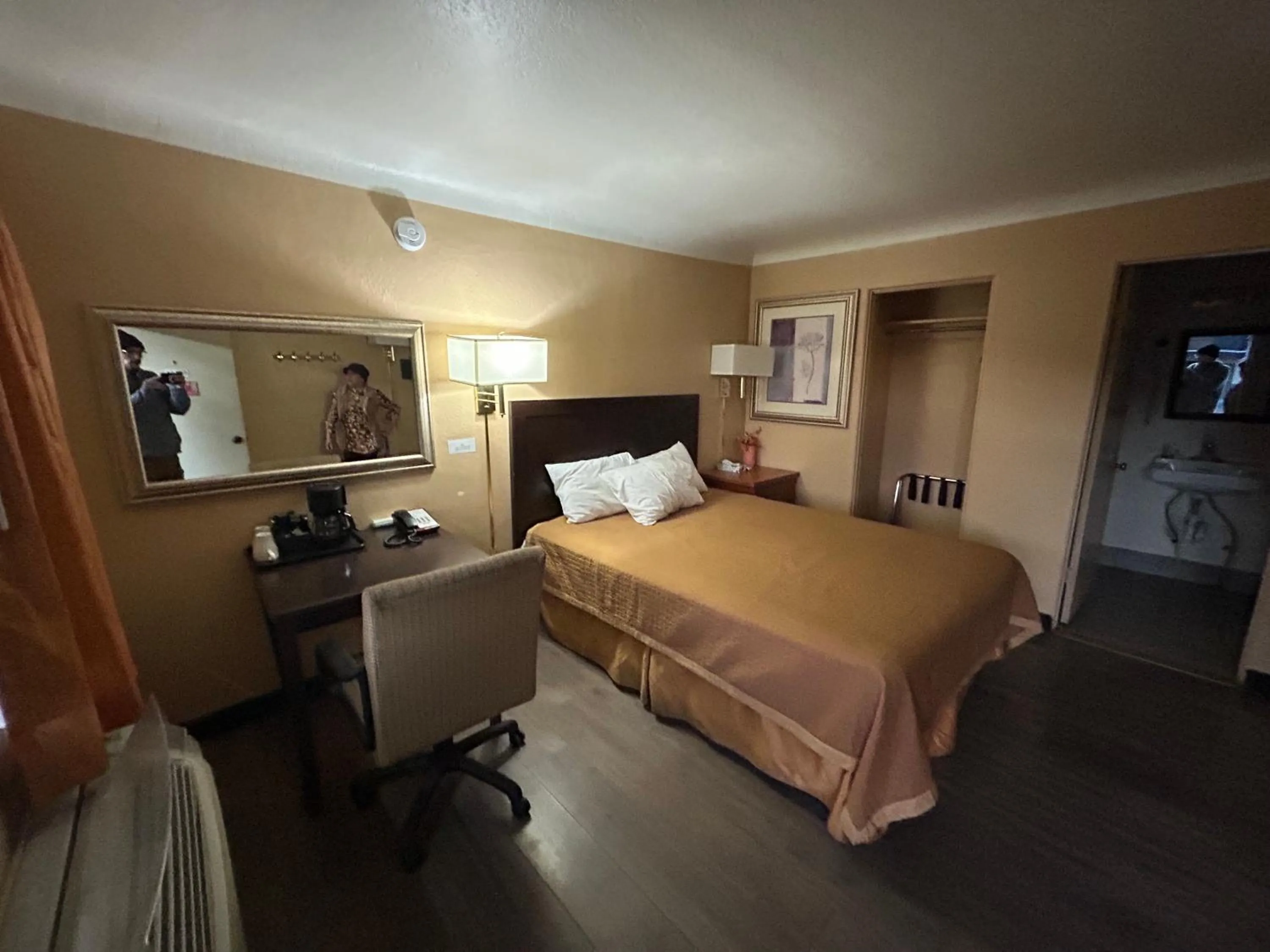 Bed in Motel 6 Williams AZ Historic Route 66