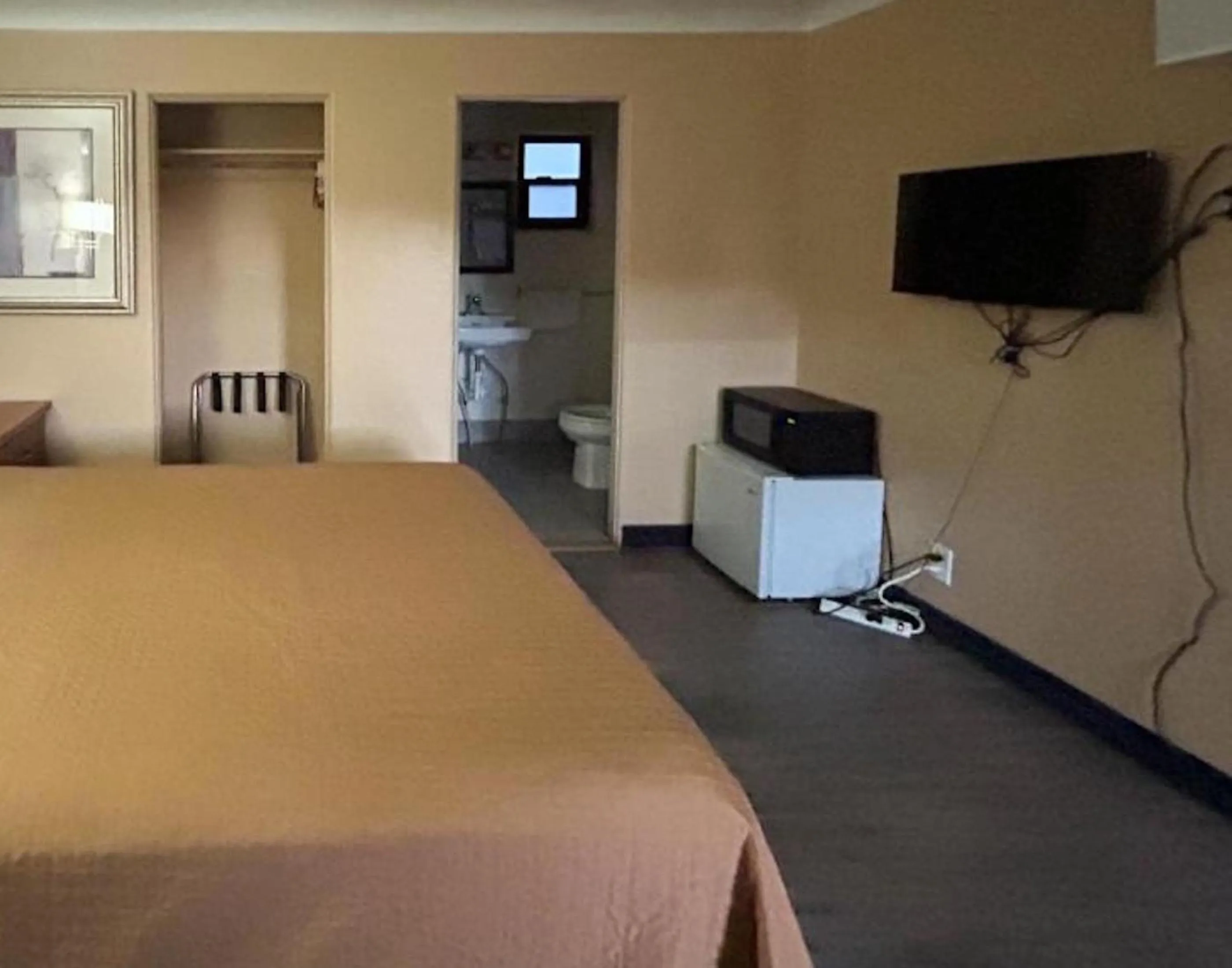 Bed in Motel 6 Williams AZ Historic Route 66