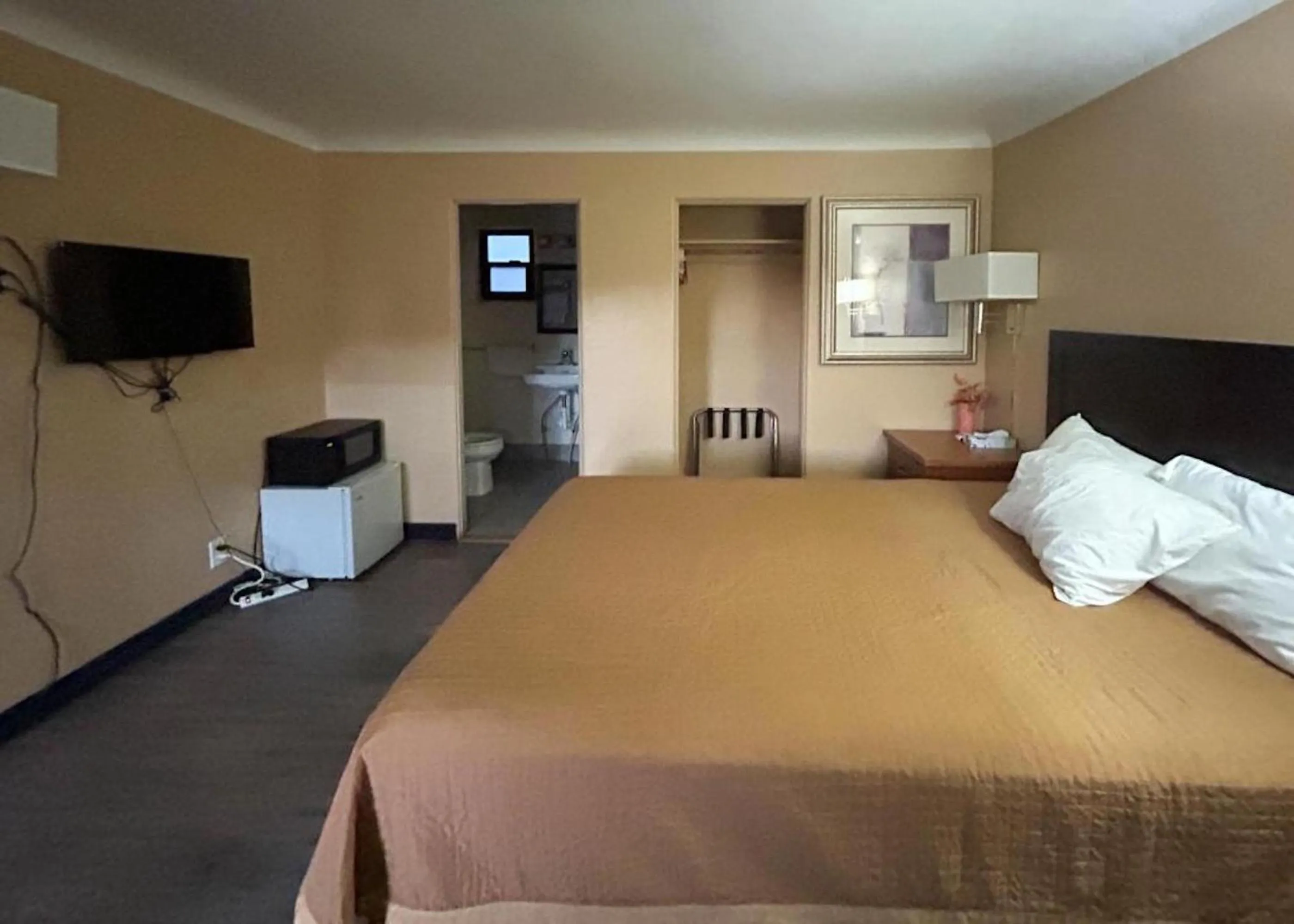 Bed in Motel 6 Williams AZ Historic Route 66