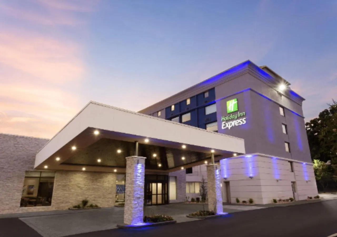 Property building in Holiday Inn Express Atlanta Airport - North by IHG