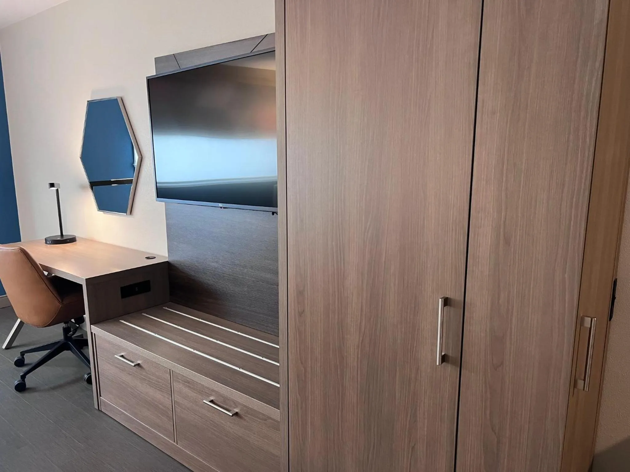 Photo of the whole room in Holiday Inn Express Atlanta Airport - North by IHG