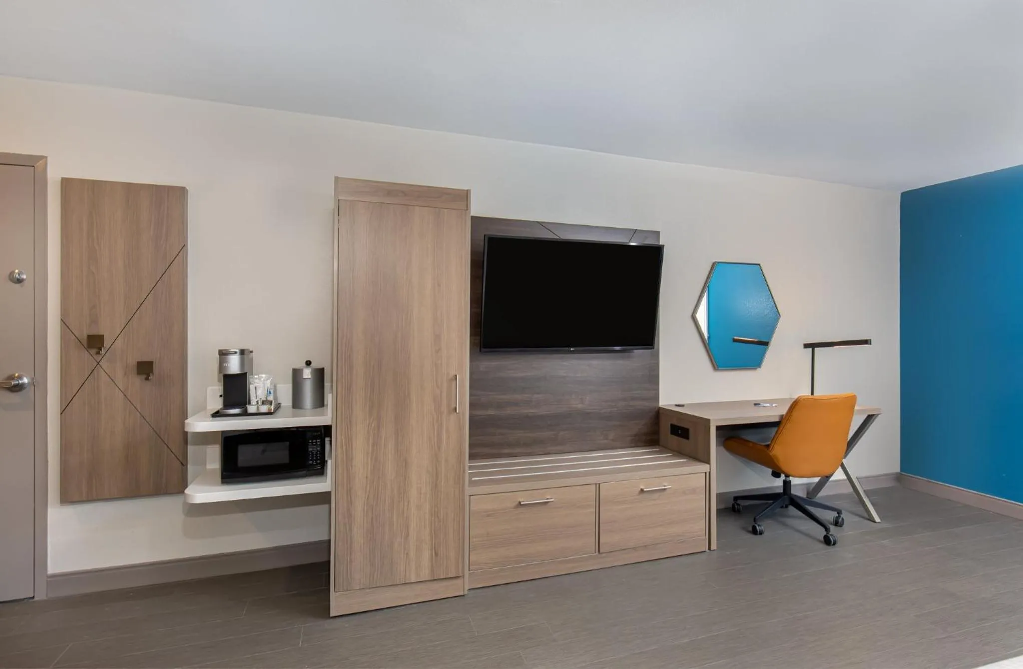 Photo of the whole room in Holiday Inn Express Atlanta Airport - North by IHG