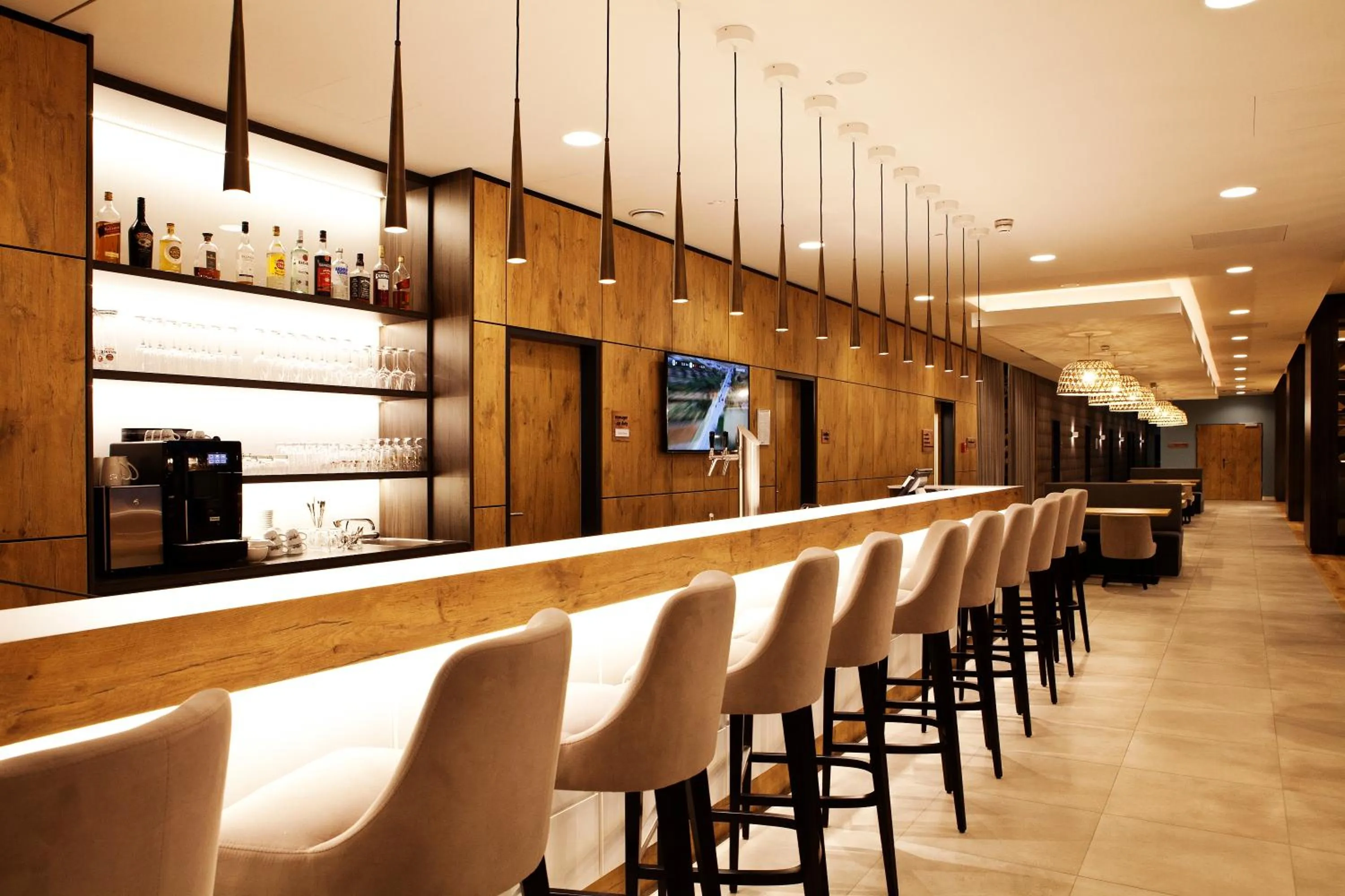 Lounge or bar in Hampton By Hilton Aachen Tivoli