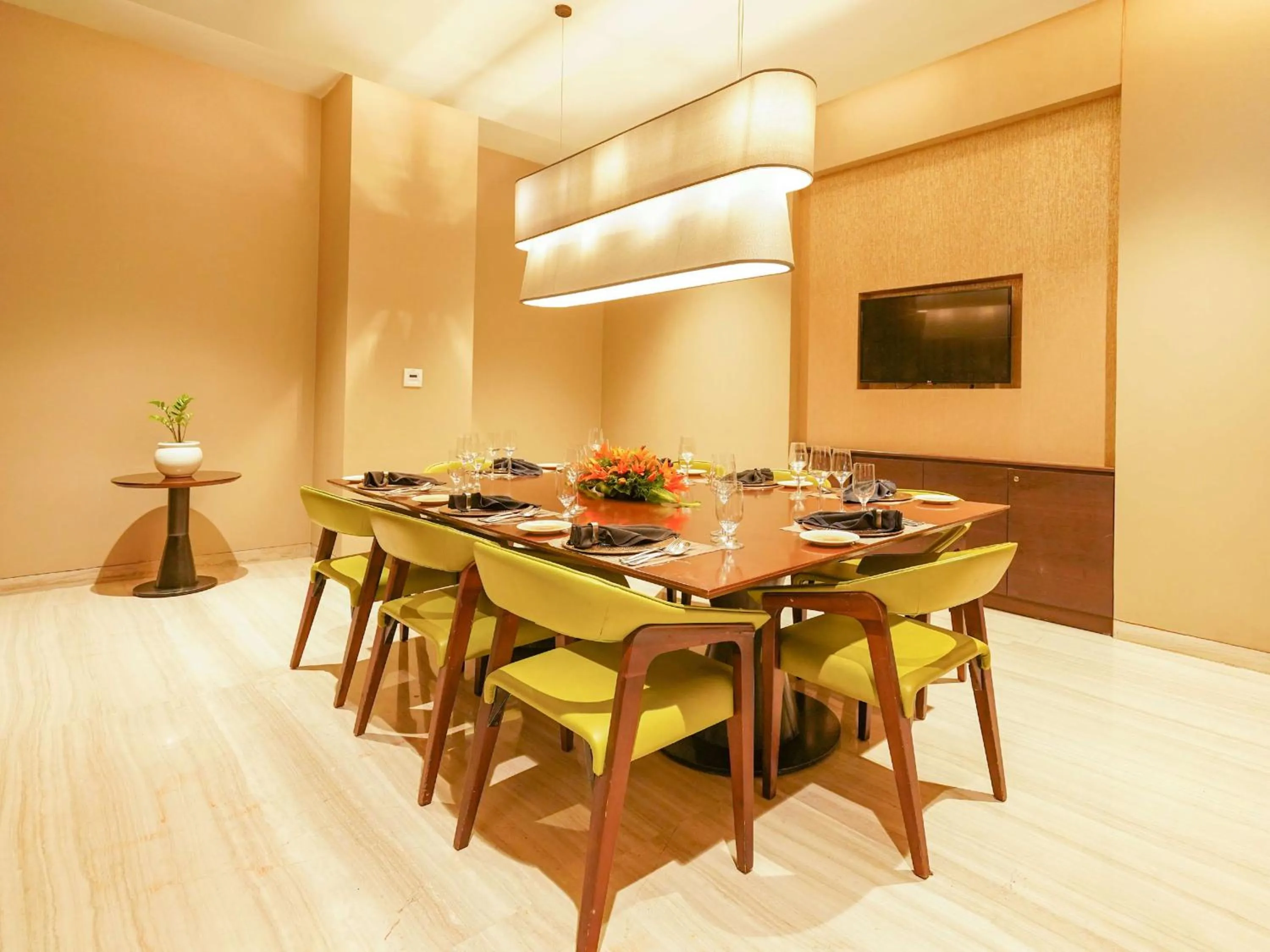 Restaurant/places to eat in Conrad Bengaluru