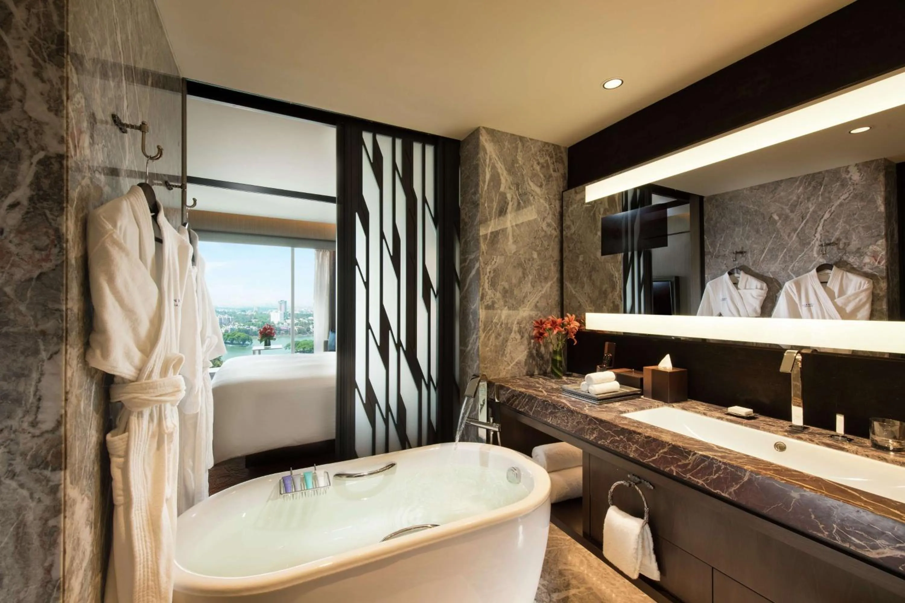 Toilet in Conrad Bengaluru