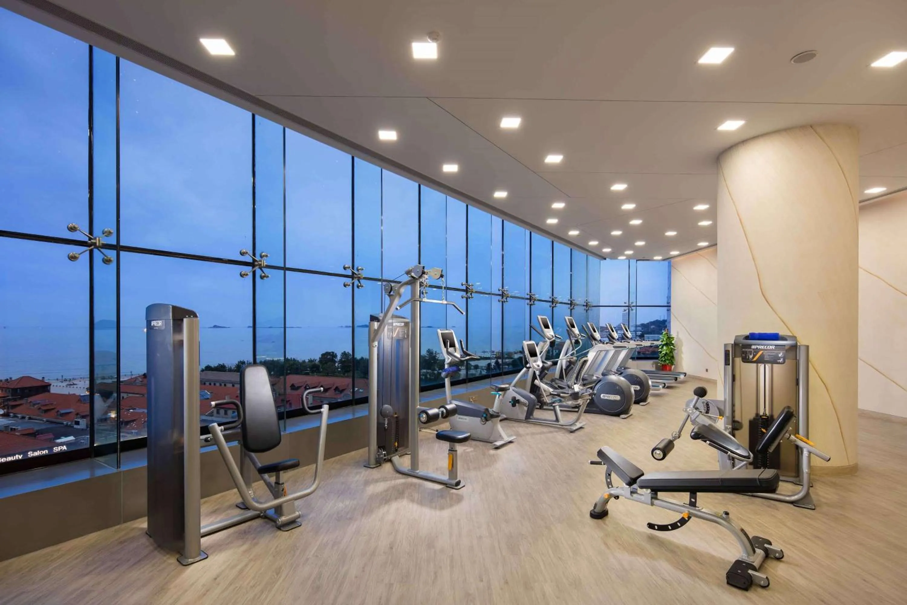 Fitness centre/facilities in Hilton Yantai
