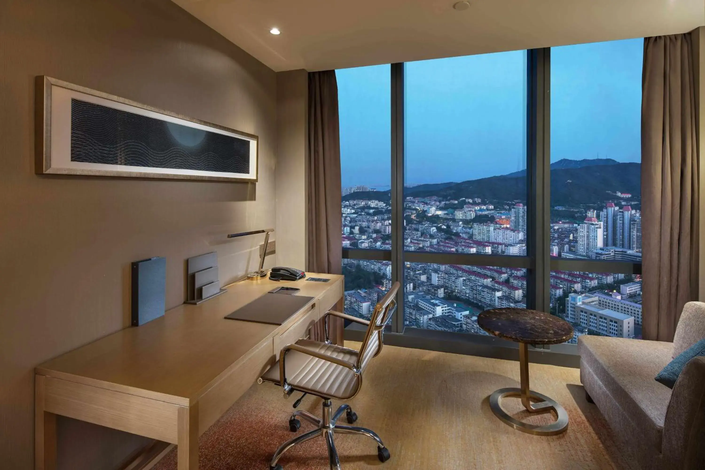 Hilton King Guest Corner Room in Hilton Yantai Hilton King Guest Corner Room in Hilton Yantai