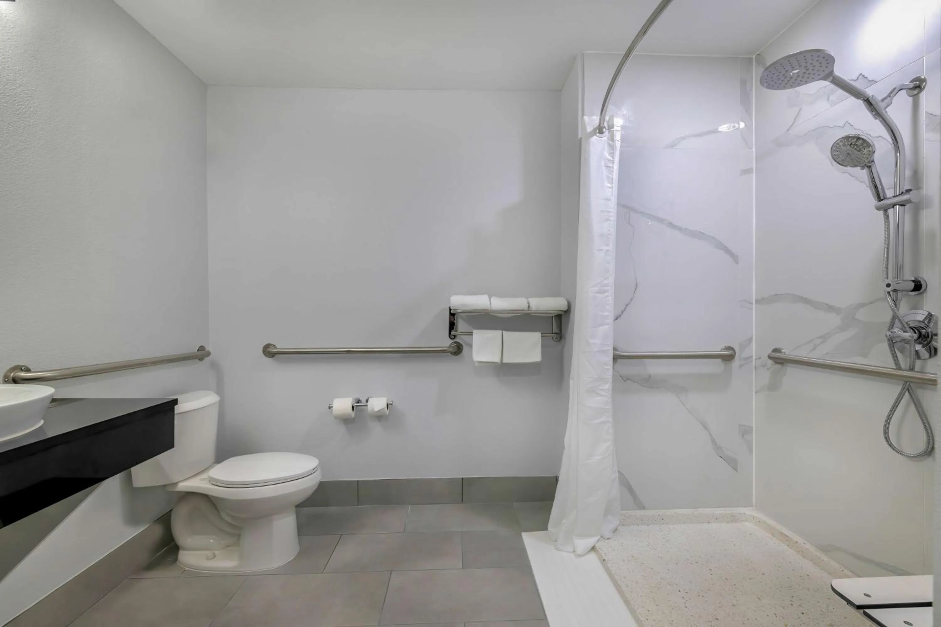 Bathroom in Motel 6-Fort Worth, TX - Burleson