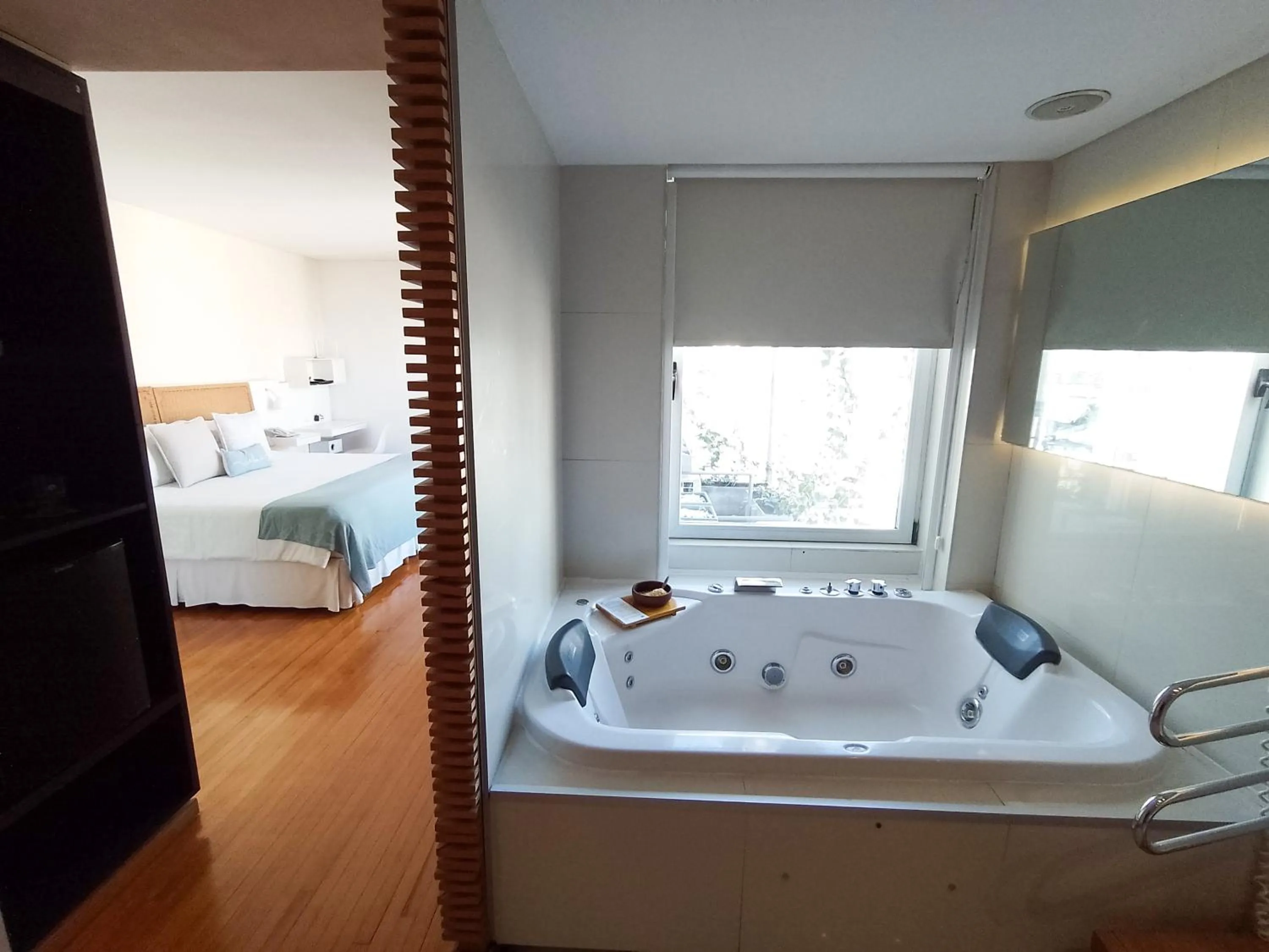 Hot Tub, Bed in CasaCalma Hotel