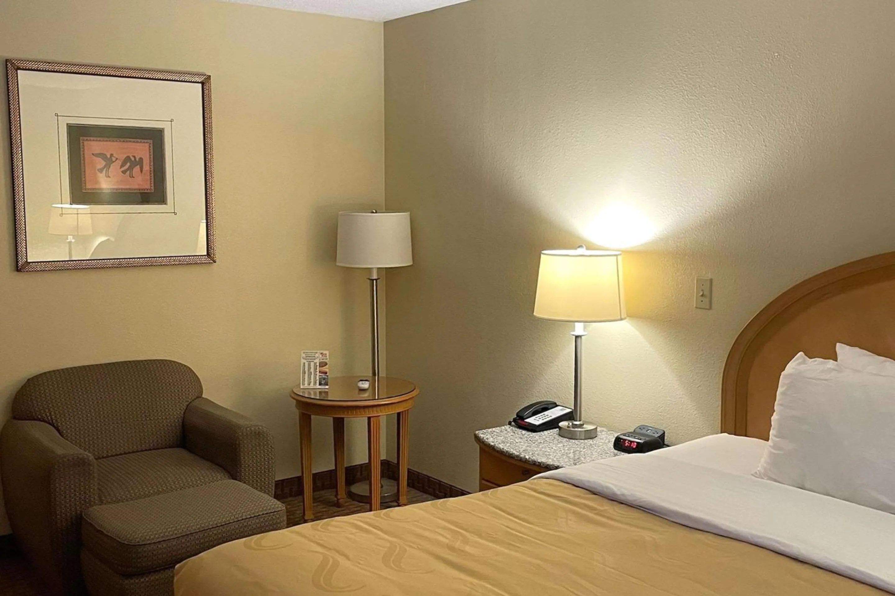 Bedroom, Bed in Quality Inn & Suites Greenfield I-70